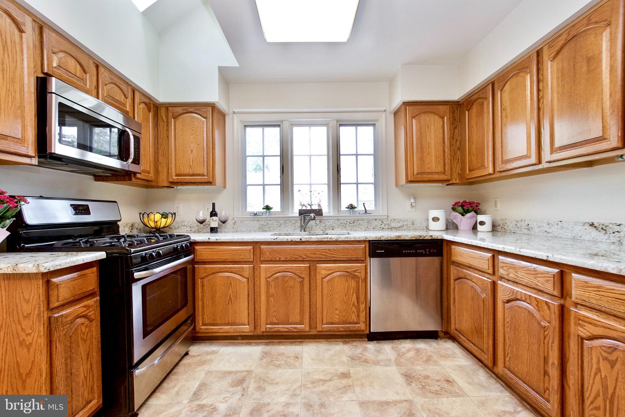 LINDEN HILL - Residential