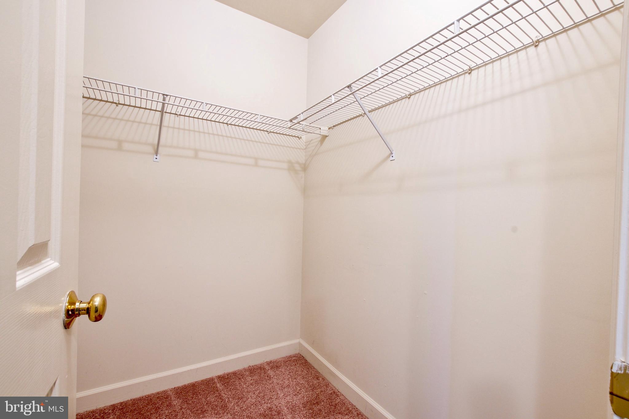 LINDEN HILL - Residential