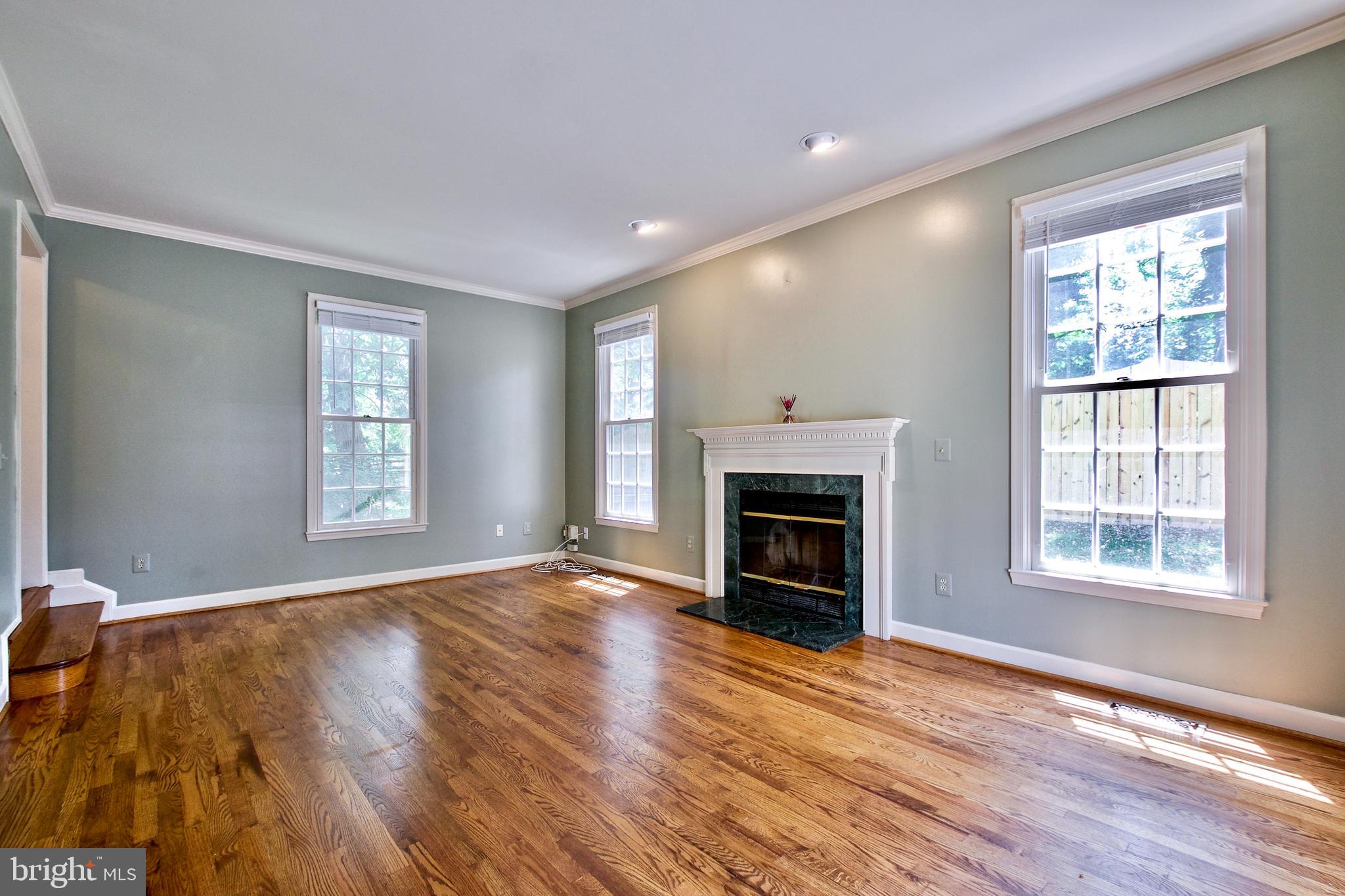 LINDEN HILL - Residential