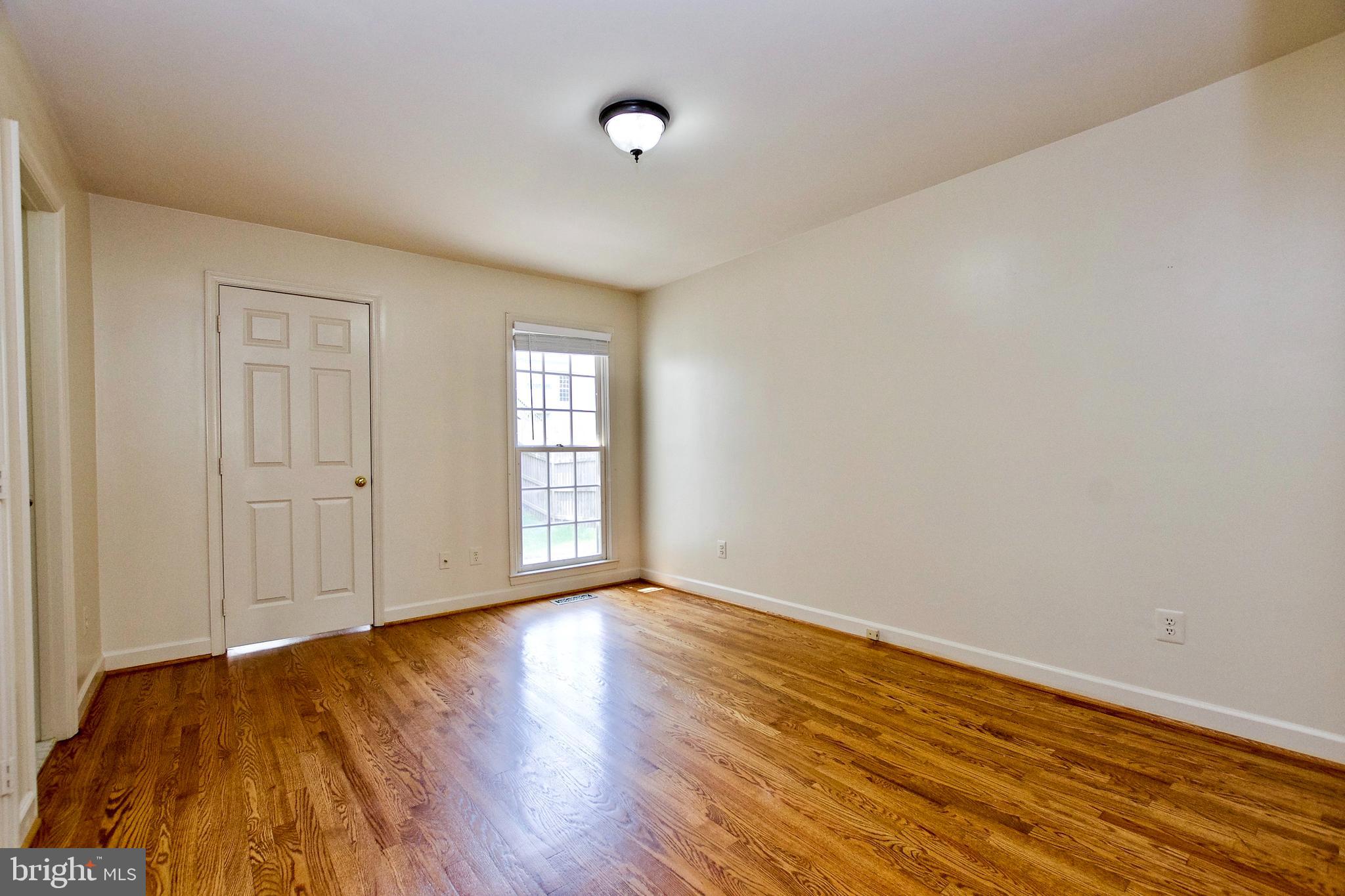 LINDEN HILL - Residential