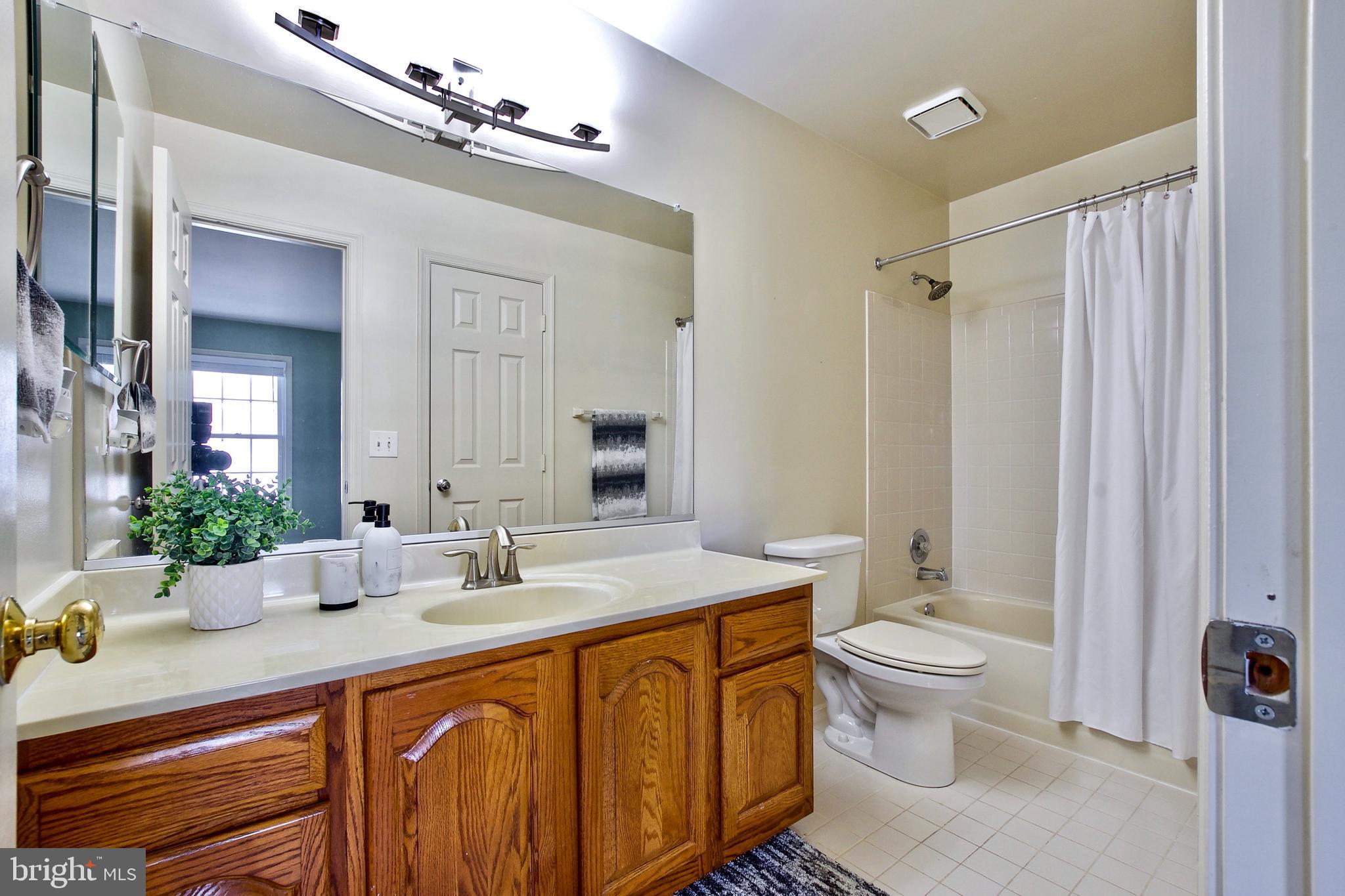 LINDEN HILL - Residential