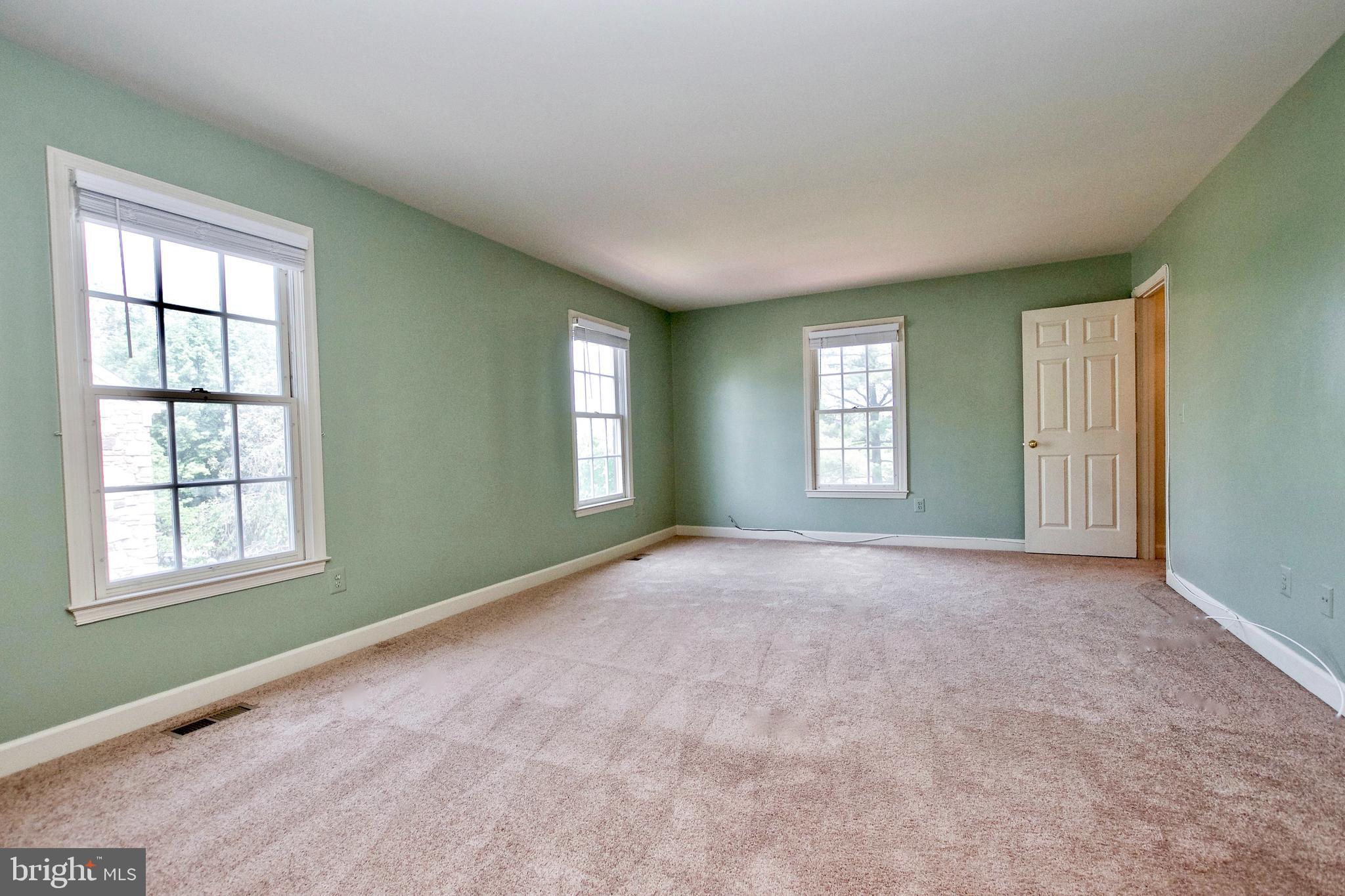 LINDEN HILL - Residential