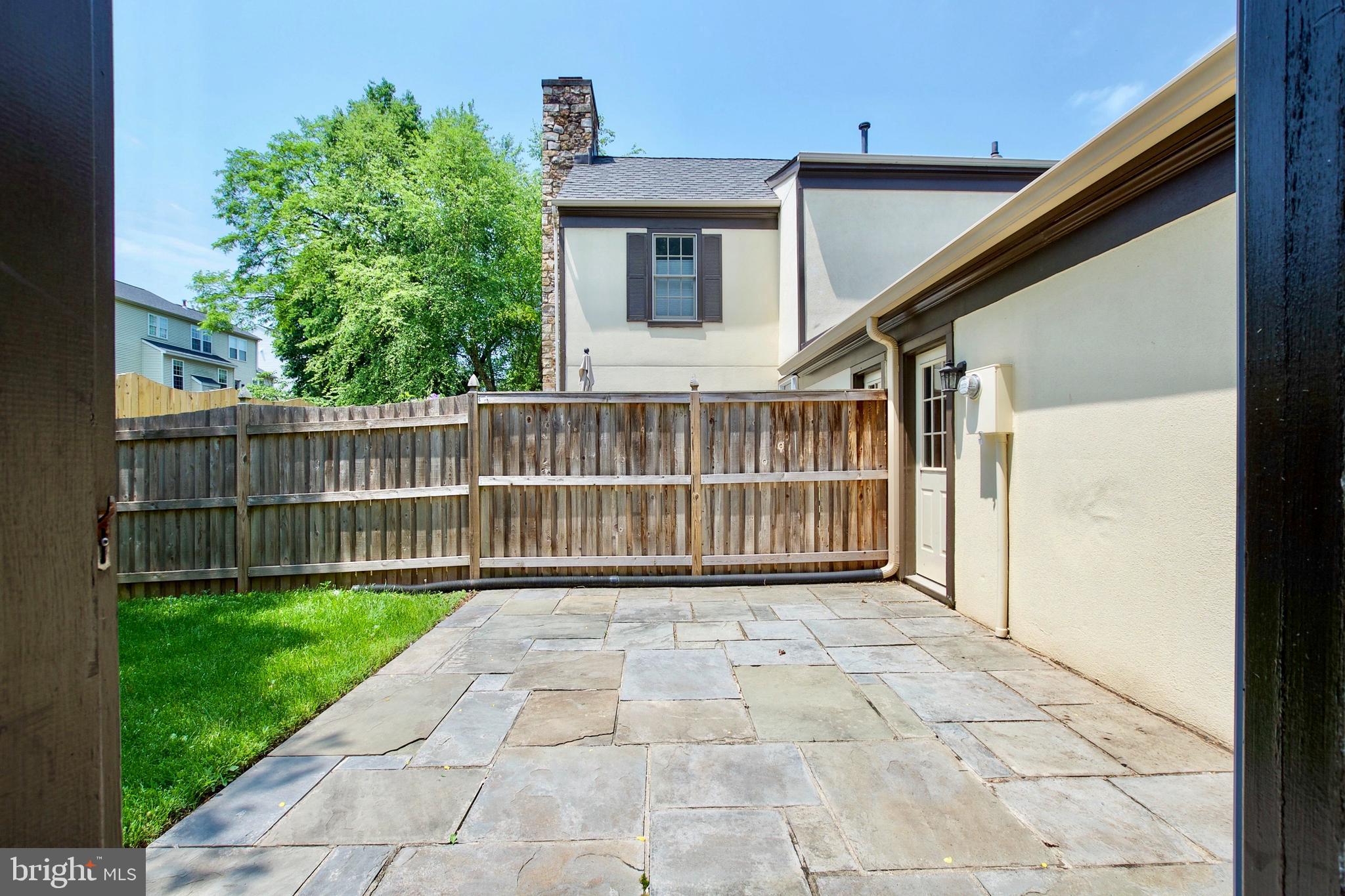 LINDEN HILL - Residential