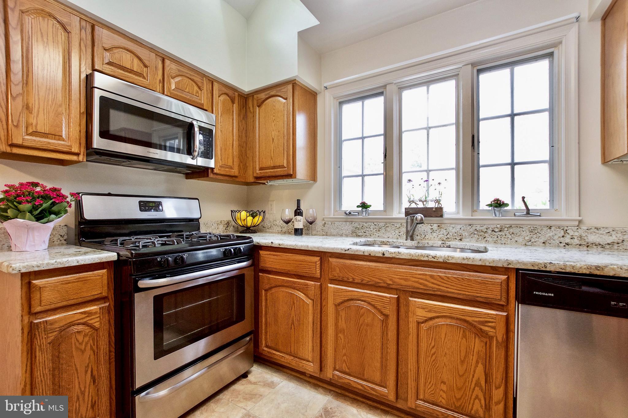 LINDEN HILL - Residential