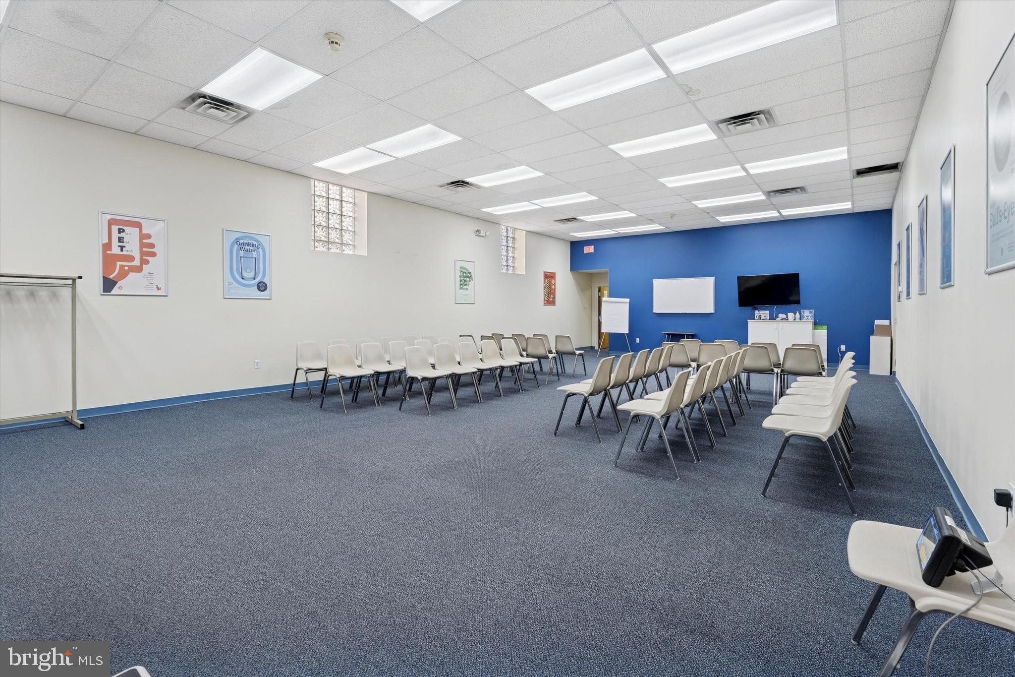 GLENSIDE - Commercial Sale