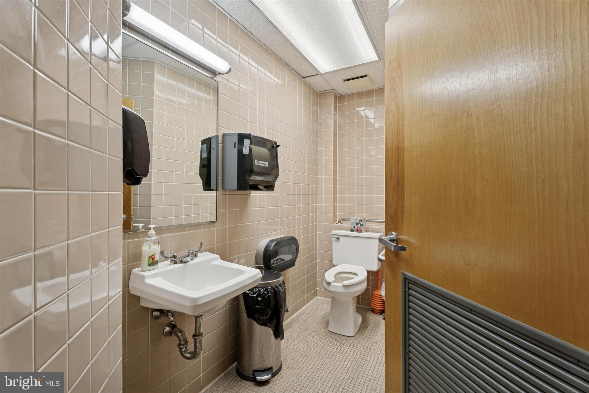 GLENSIDE - Commercial Sale