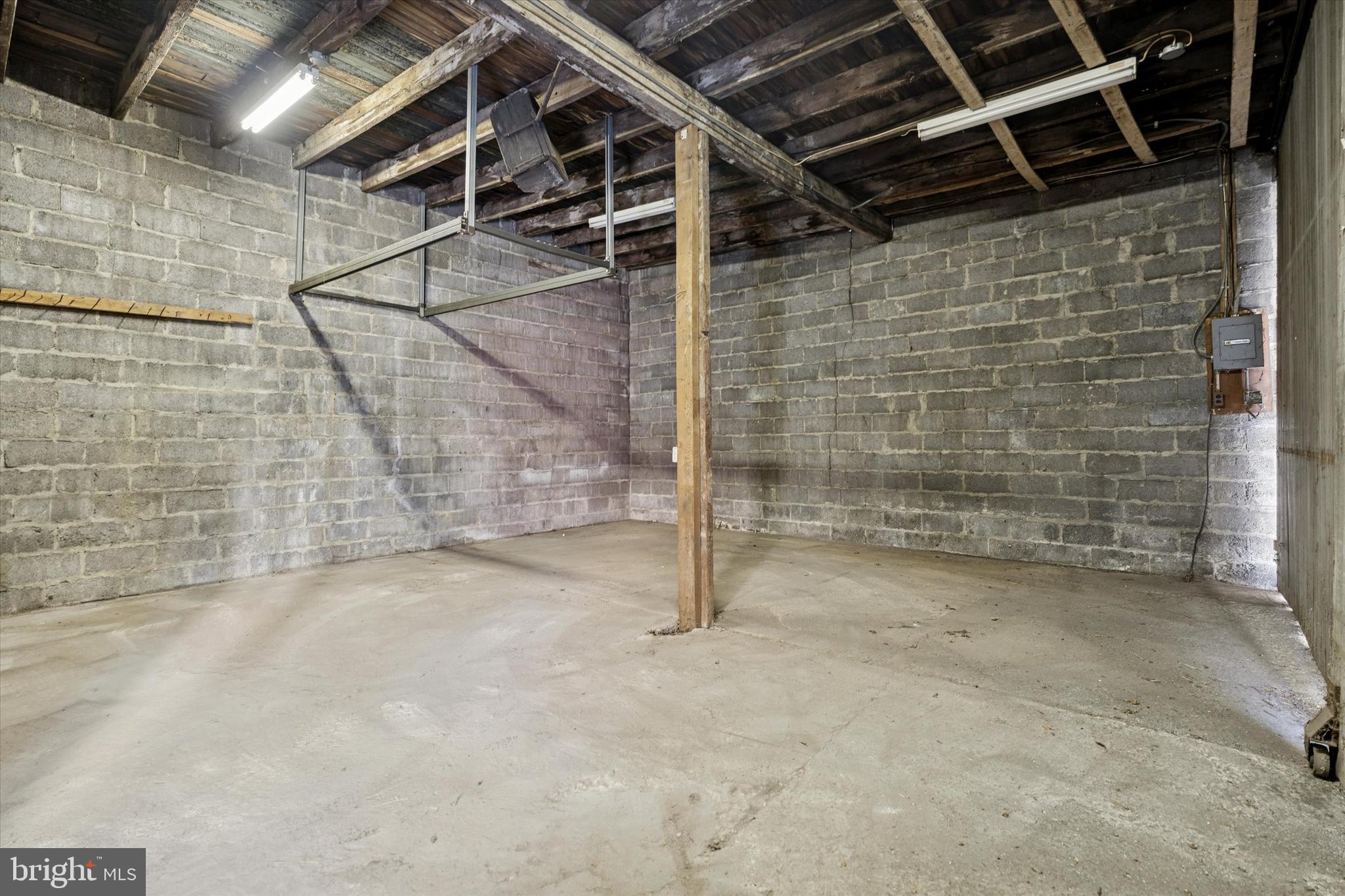 GLENSIDE - Commercial Sale