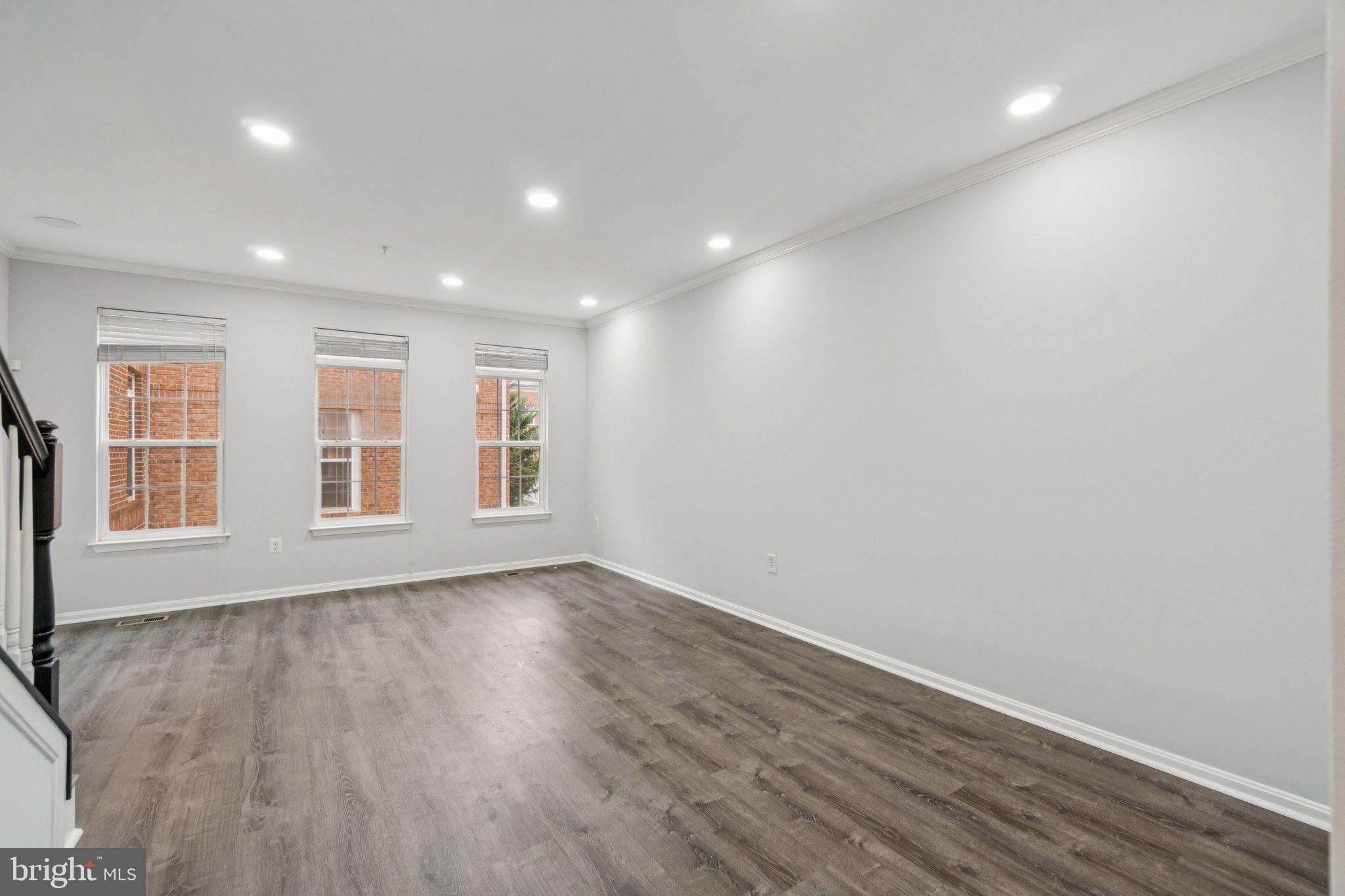 5611 HARTFIELD AVENUE