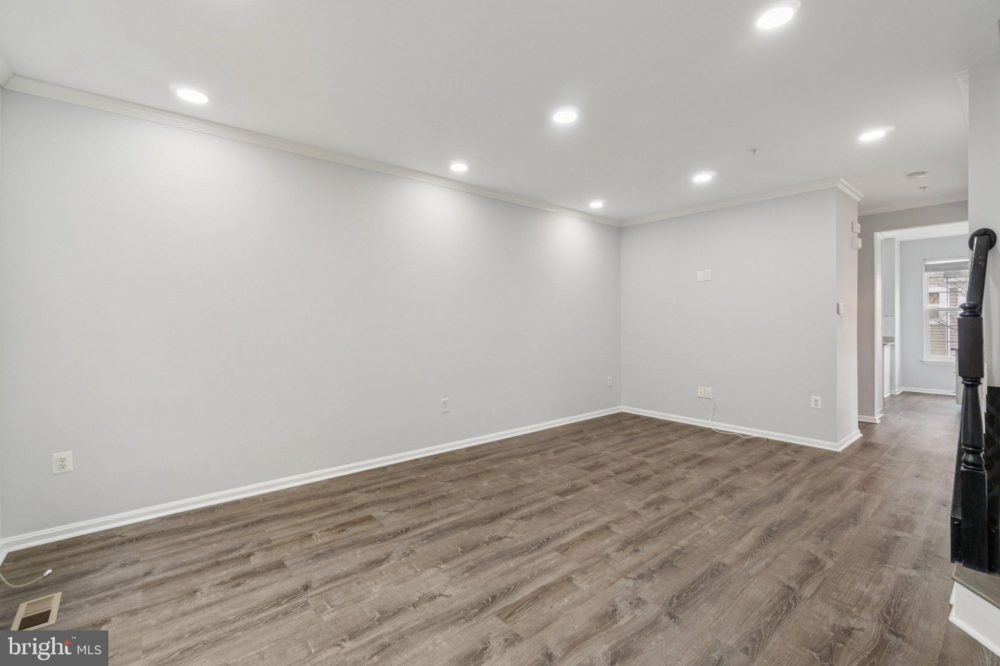 5611 HARTFIELD AVENUE