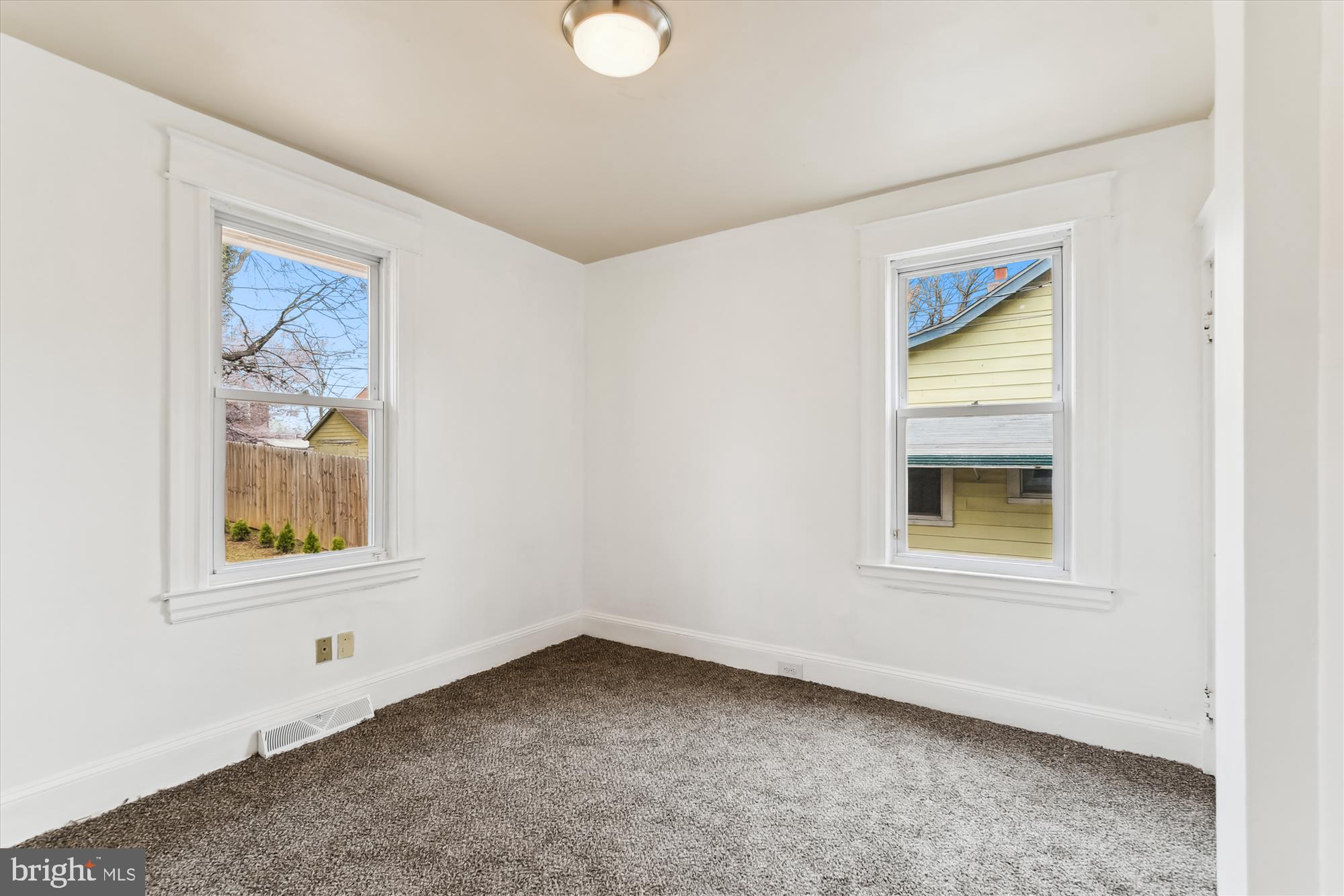 CROSS COUNTRY - Residential