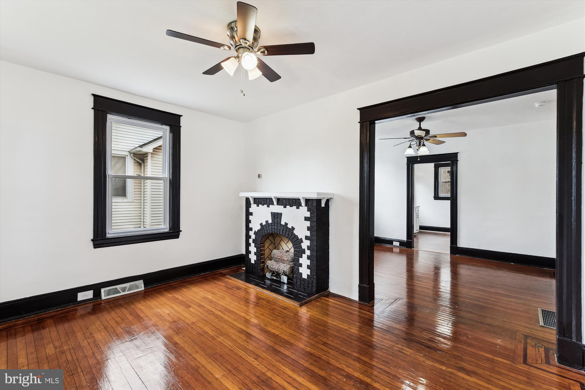 CROSS COUNTRY - Residential