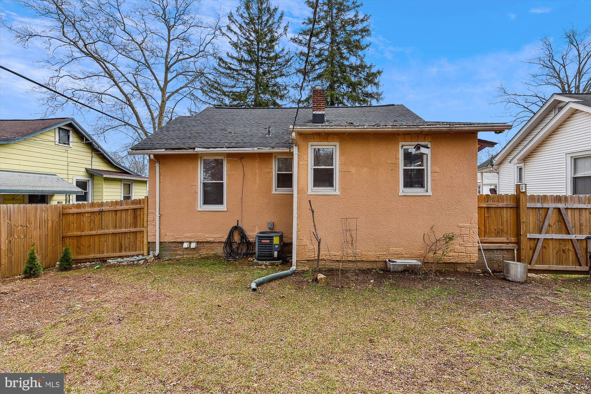 CROSS COUNTRY - Residential