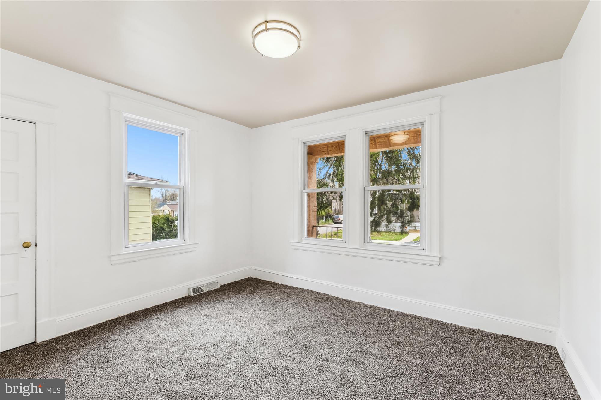 CROSS COUNTRY - Residential