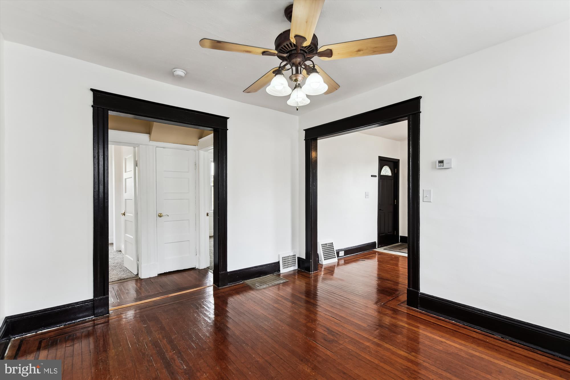 CROSS COUNTRY - Residential