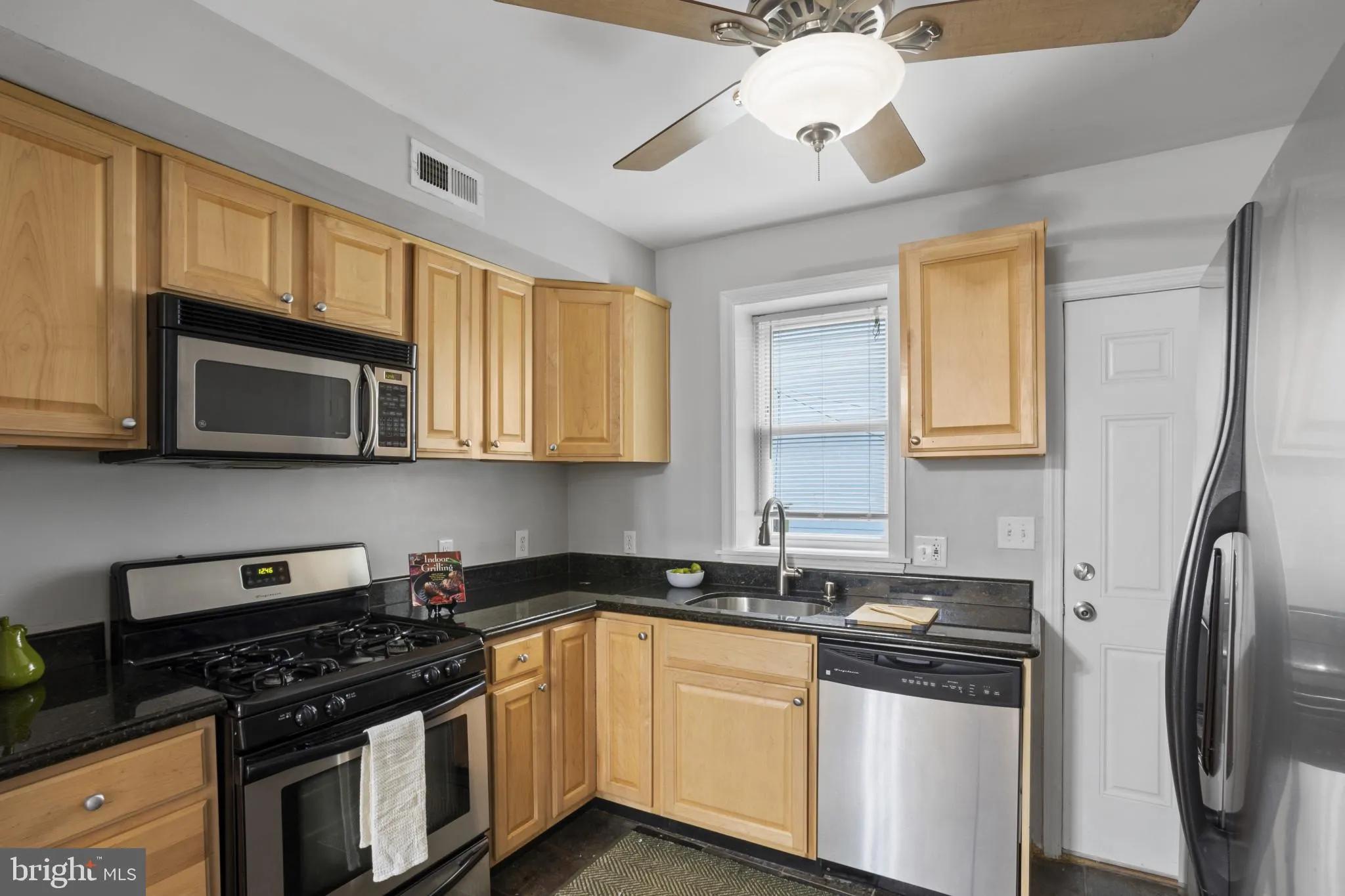 Baltimore, Maryland 21230, United States, 3 Bedrooms Bedrooms, ,2 BathroomsBathrooms,Residential,Active,140022