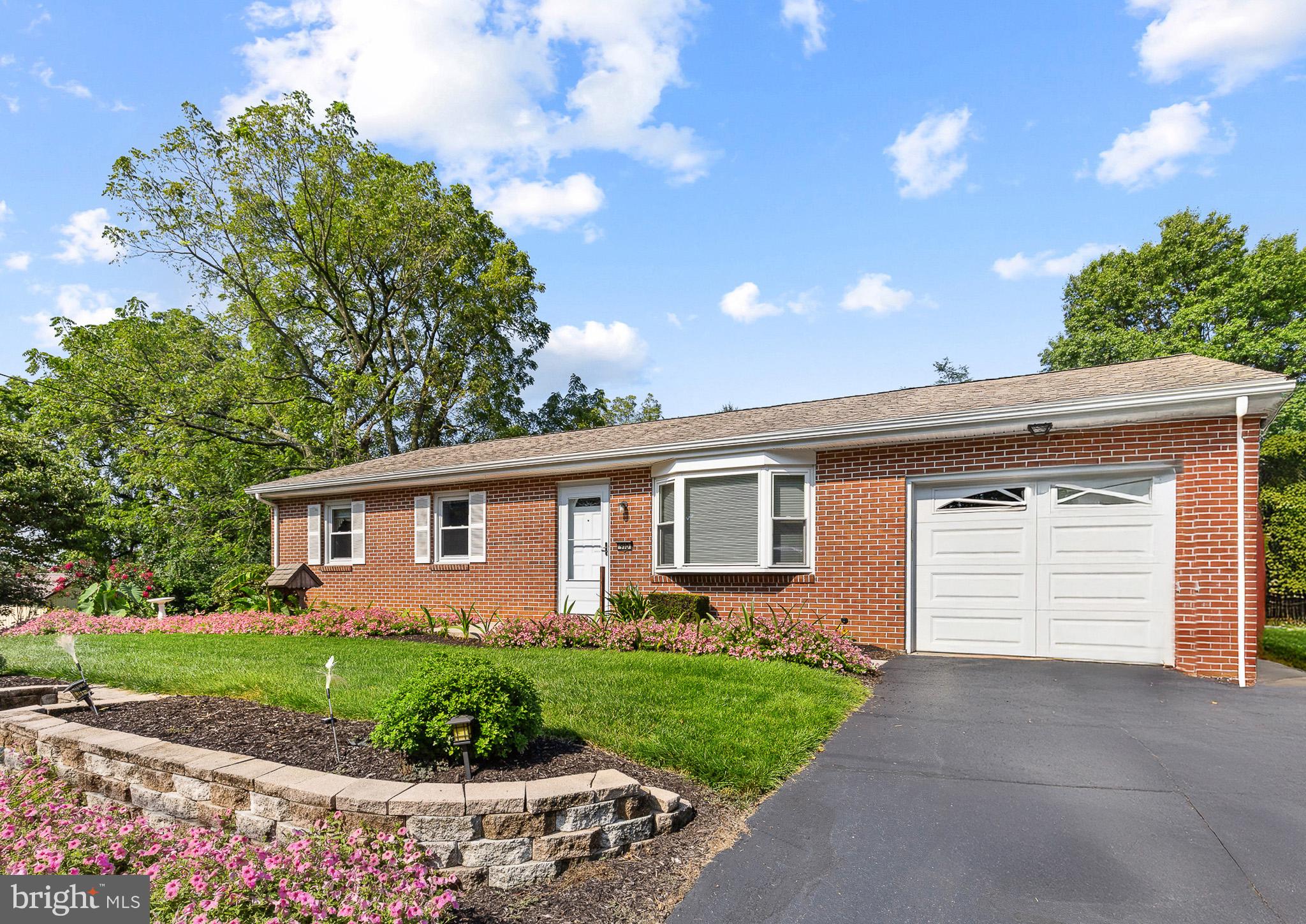 910 PINE HILL ROAD