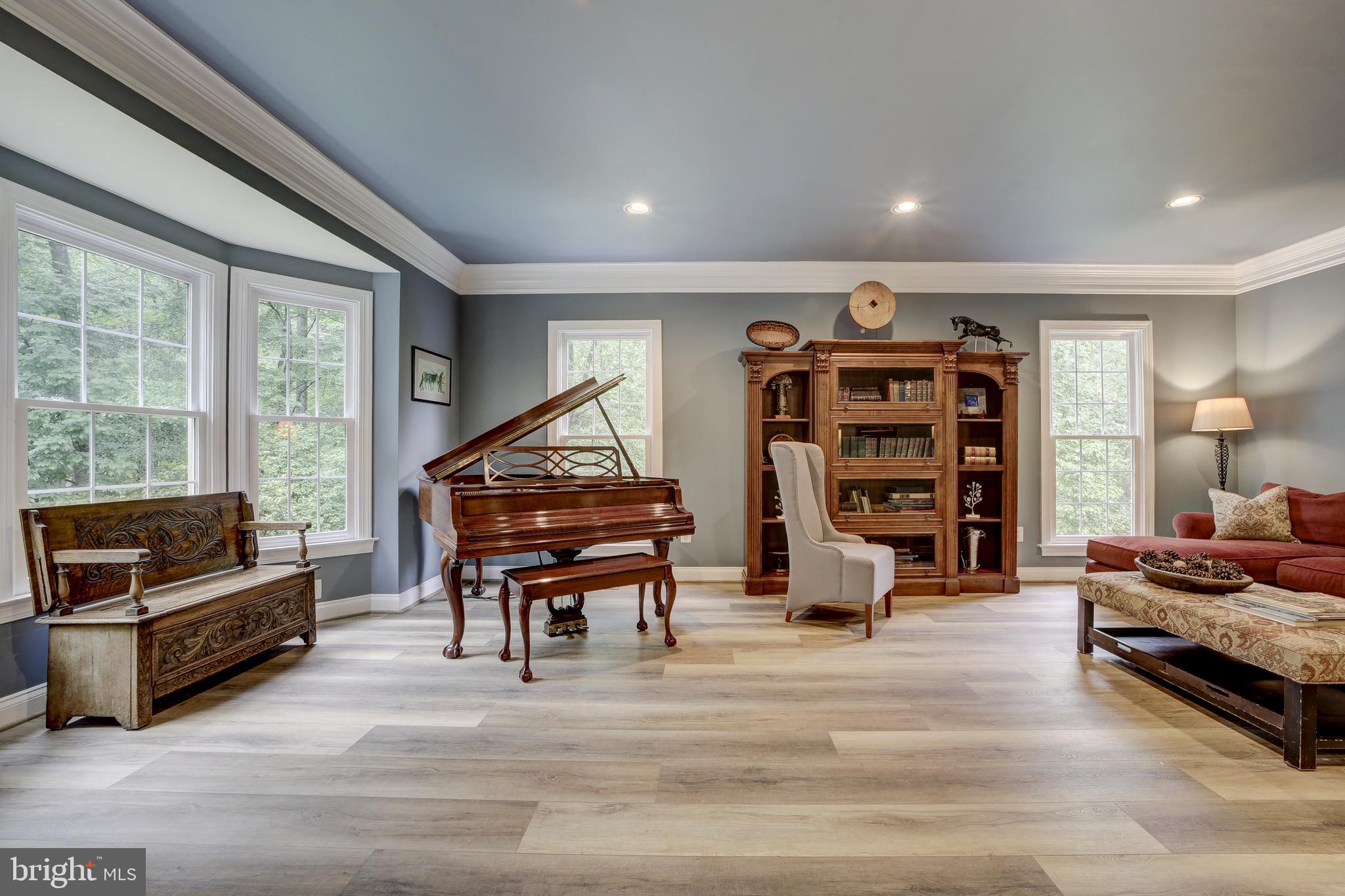 GLEN HILLS - Residential