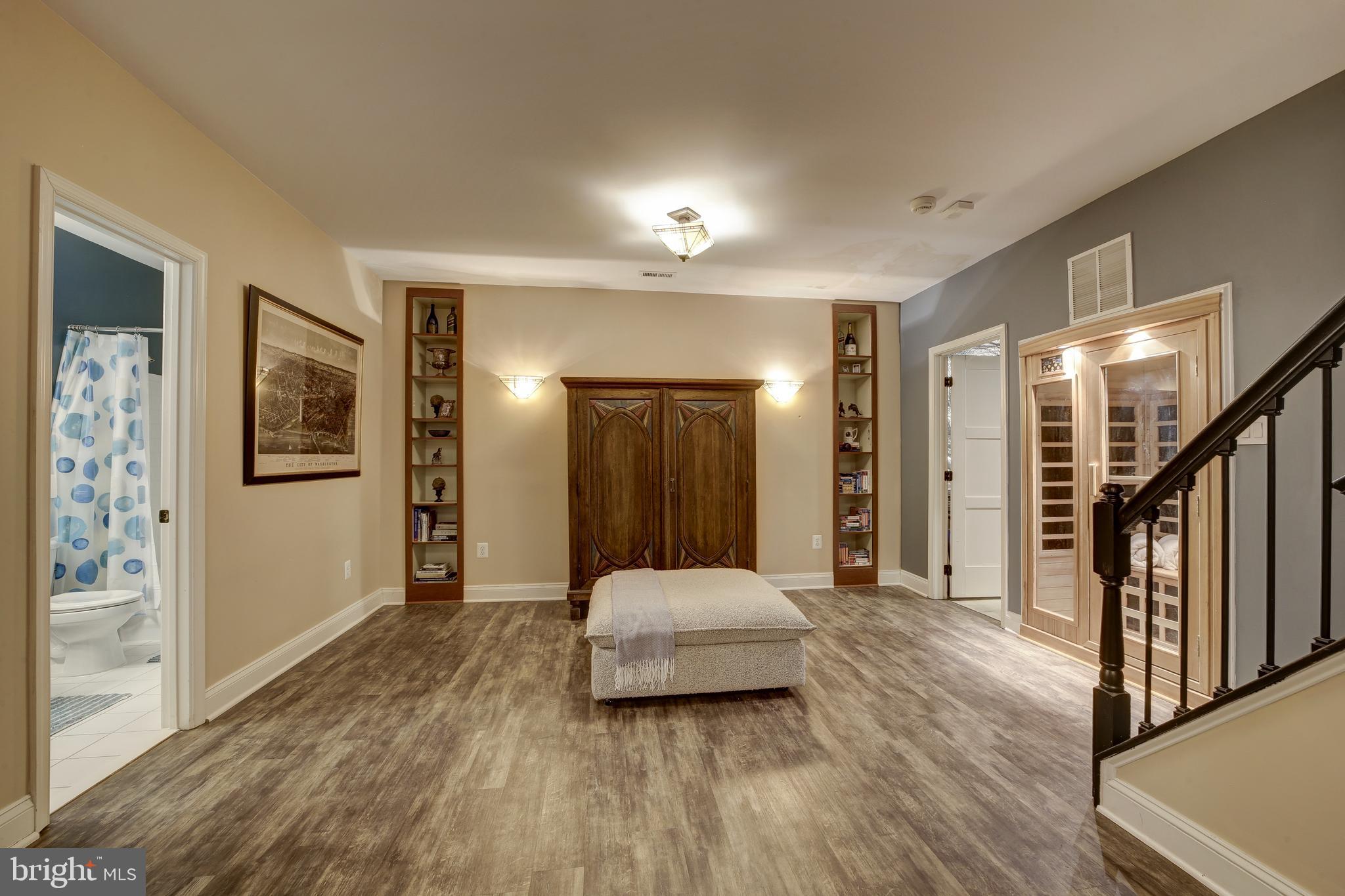 GLEN HILLS - Residential