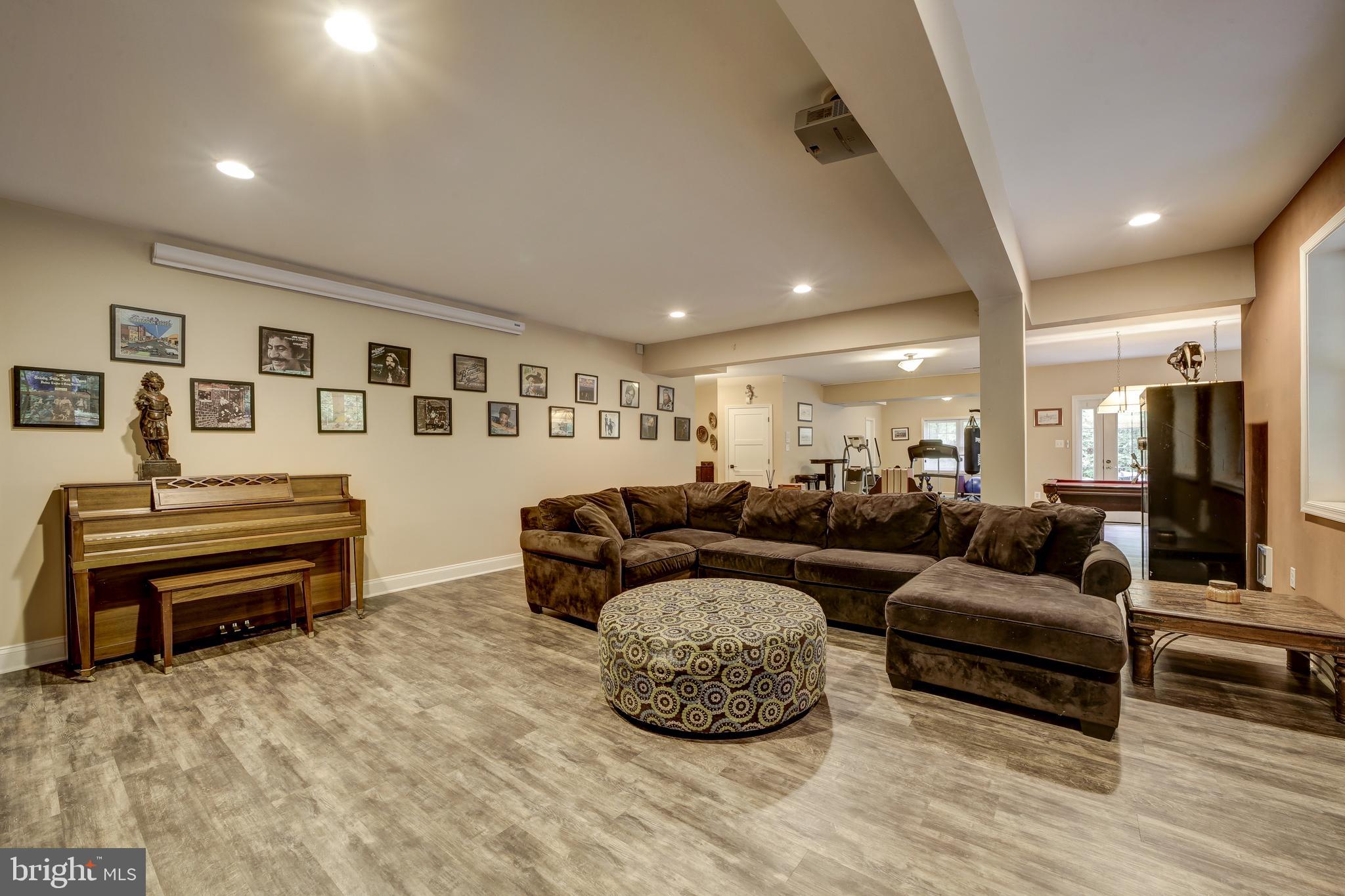 GLEN HILLS - Residential