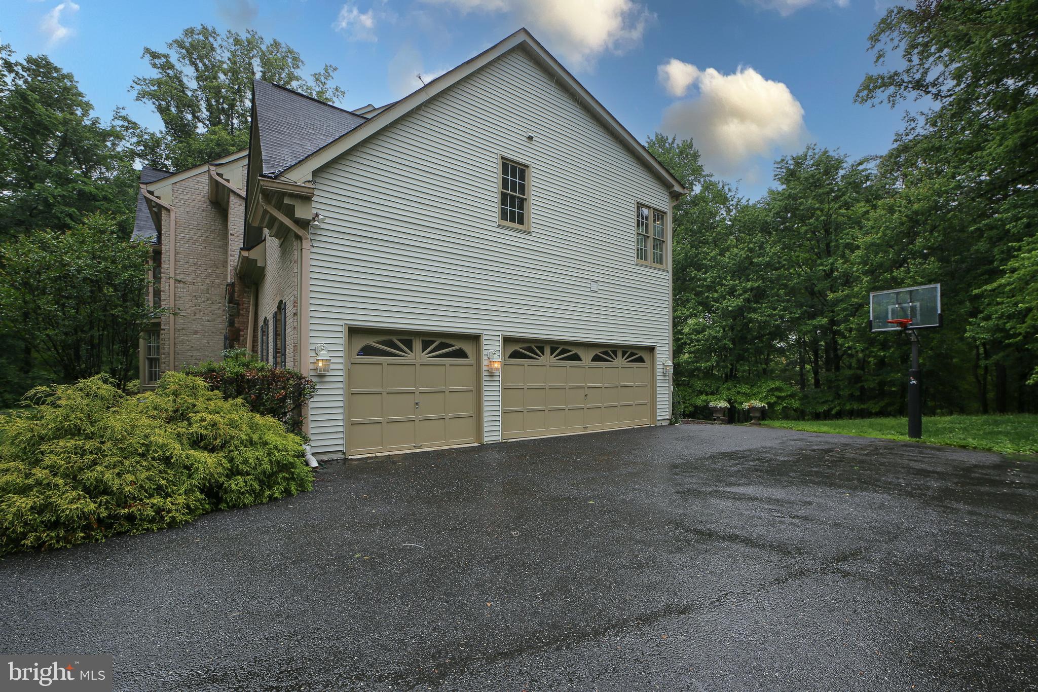 GLEN HILLS - Residential
