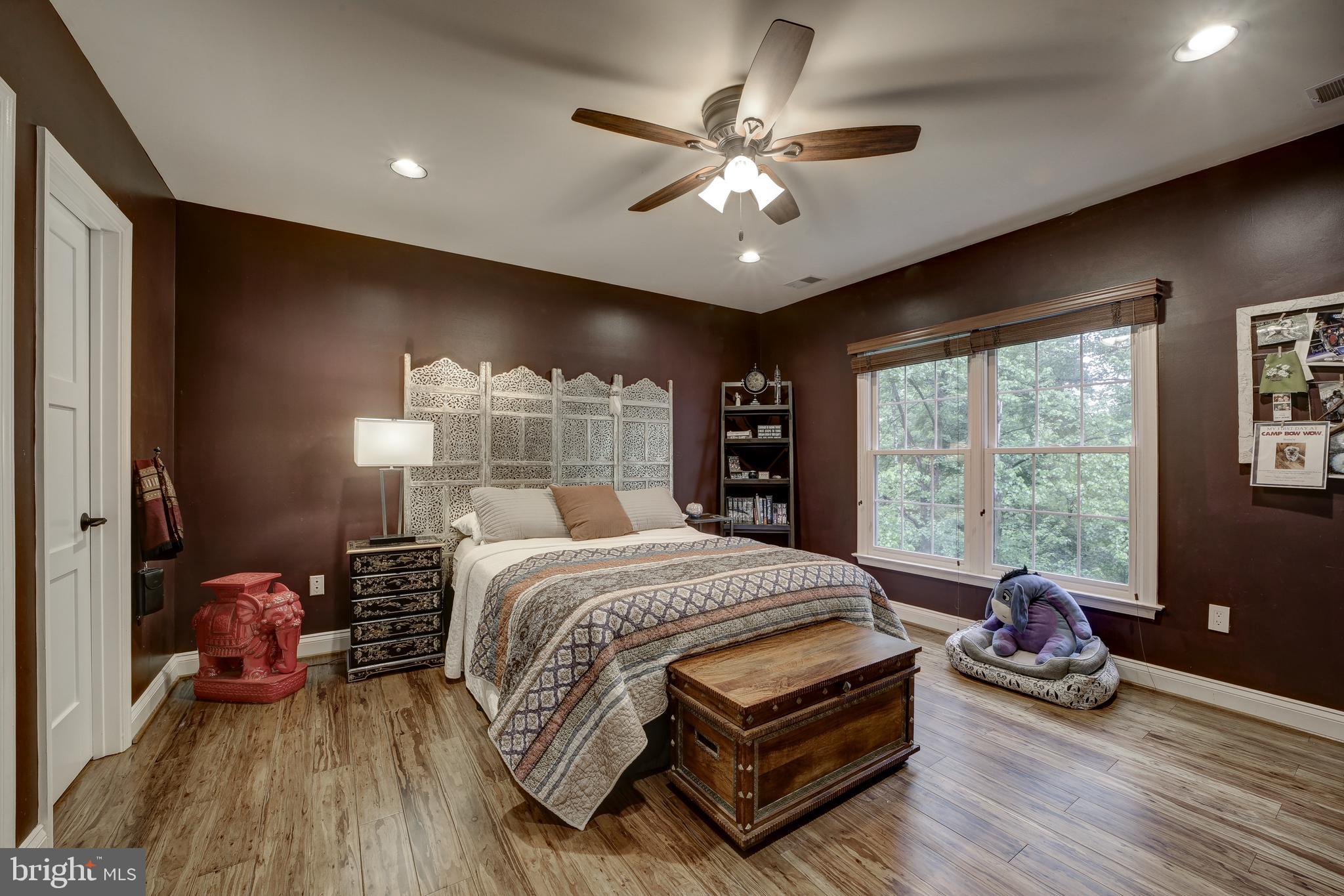 GLEN HILLS - Residential