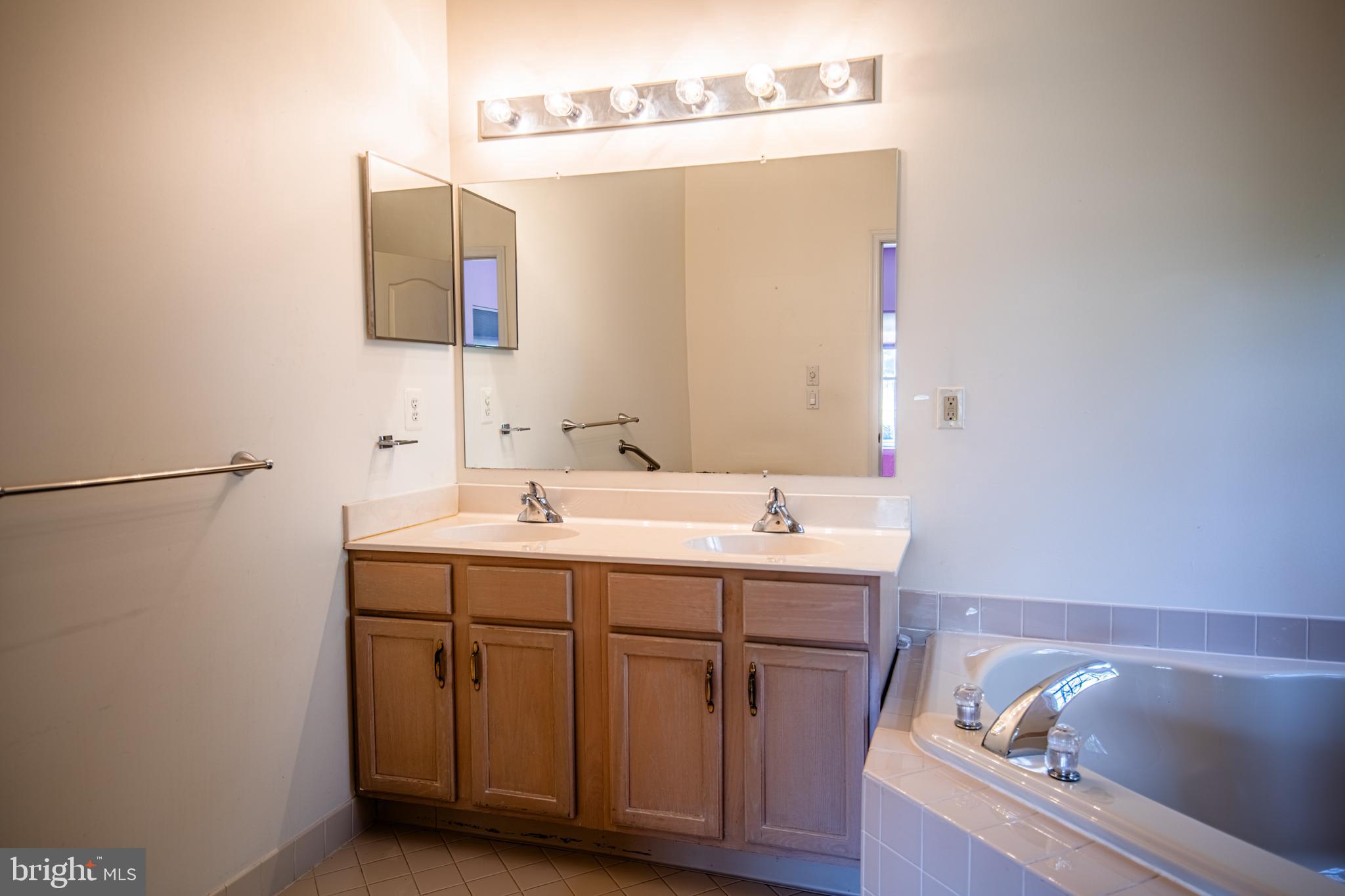 LEGACY OAKS - Residential