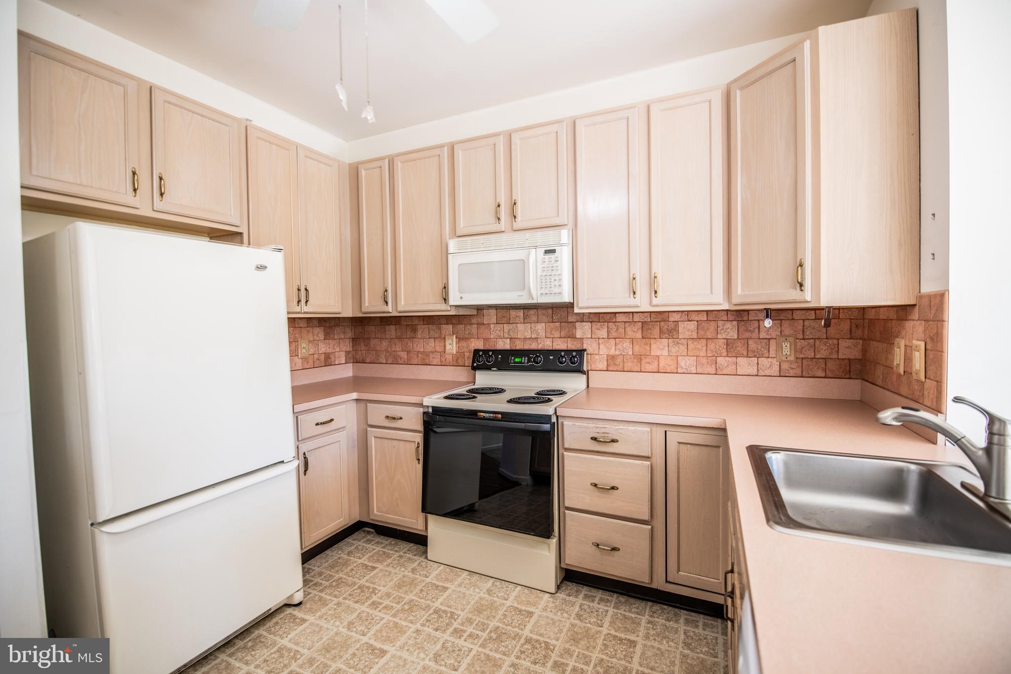 LEGACY OAKS - Residential