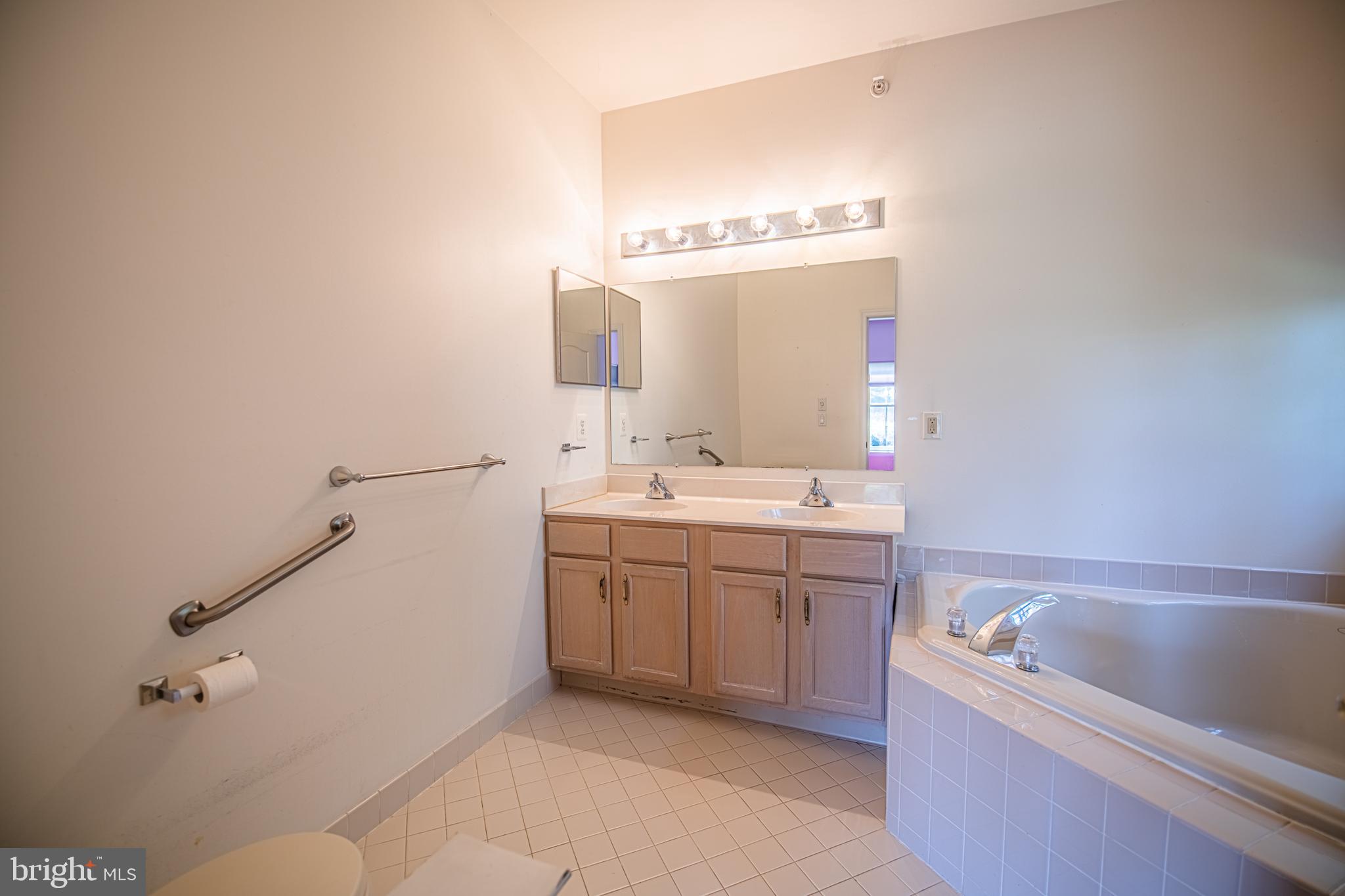 LEGACY OAKS - Residential