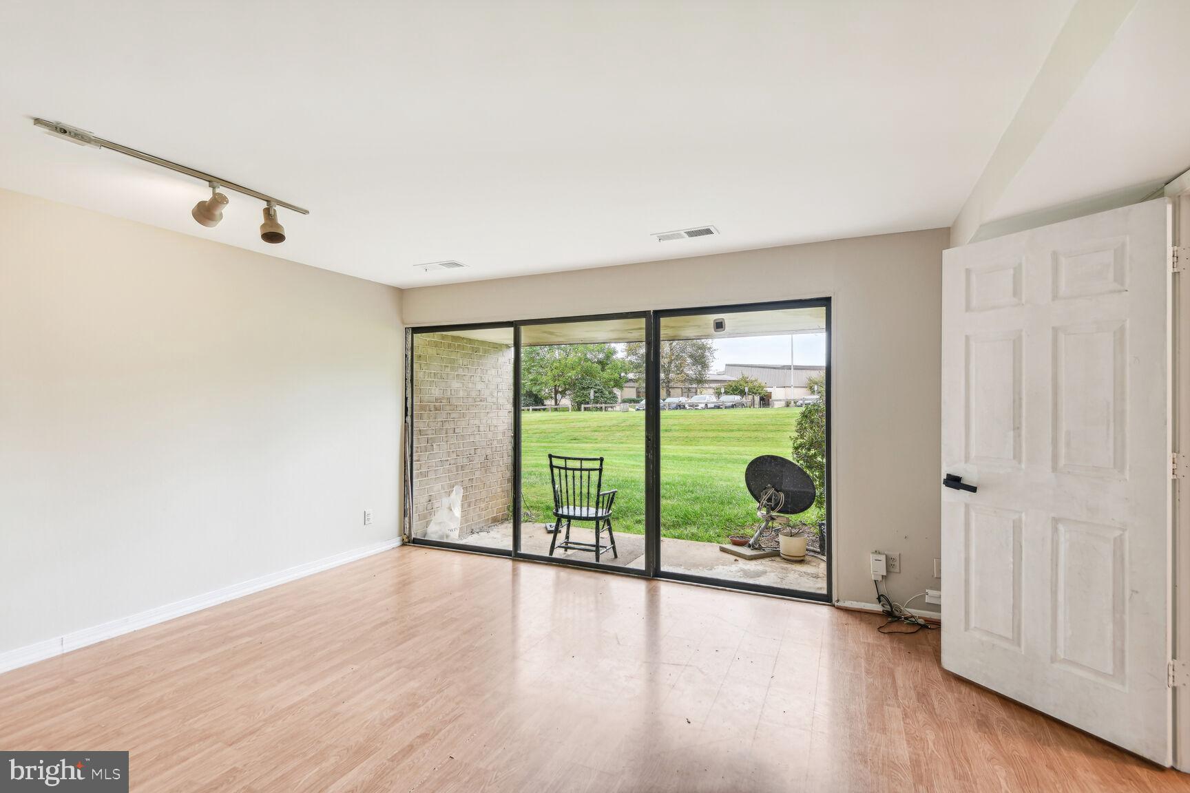 18910 SMOOTHSTONE WAY 2