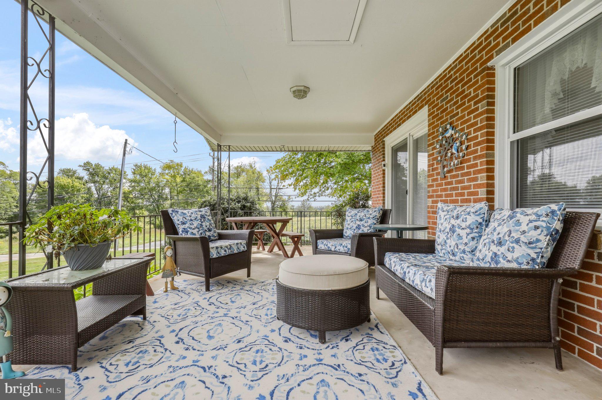 2242 JEFFERSON PIKE