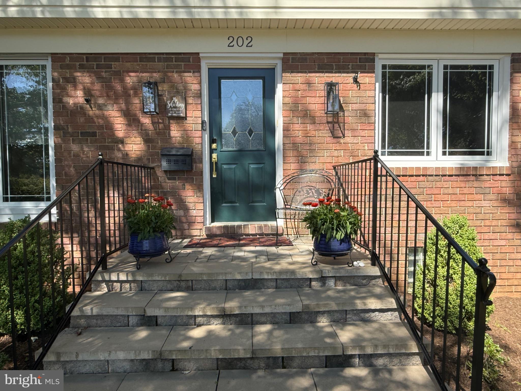 202 FOUNTAIN COURT