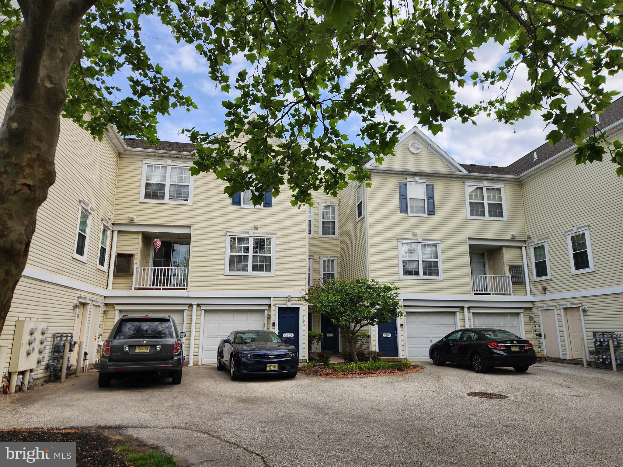 5201 RIVERFRONT DRIVE