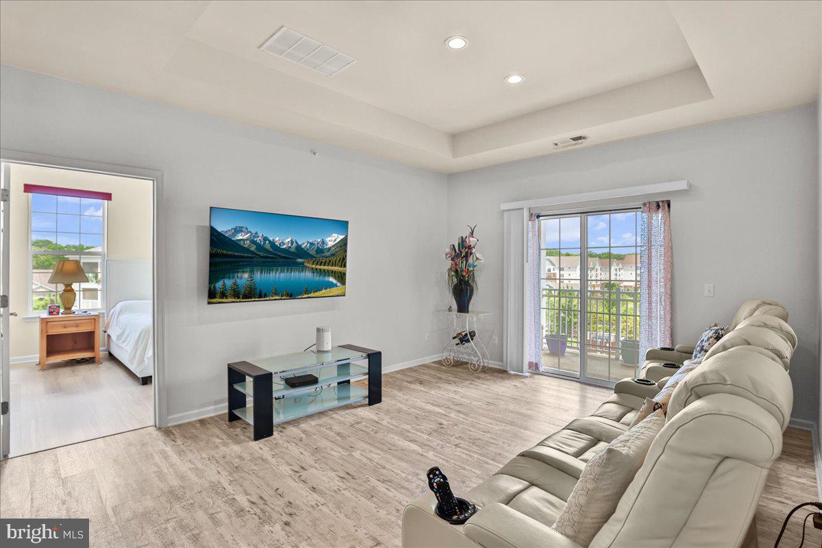 4641 DERBY COURT