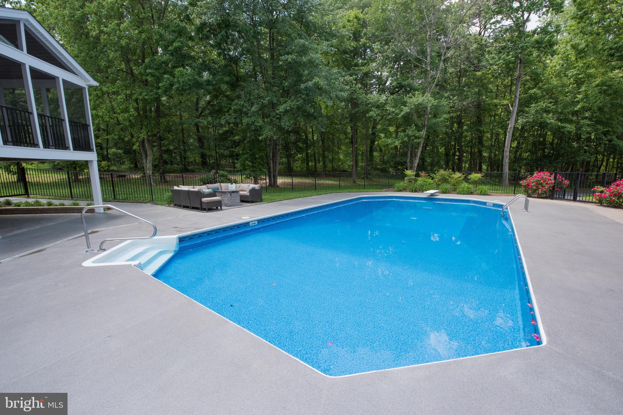 ELVATON ACRES - Residential