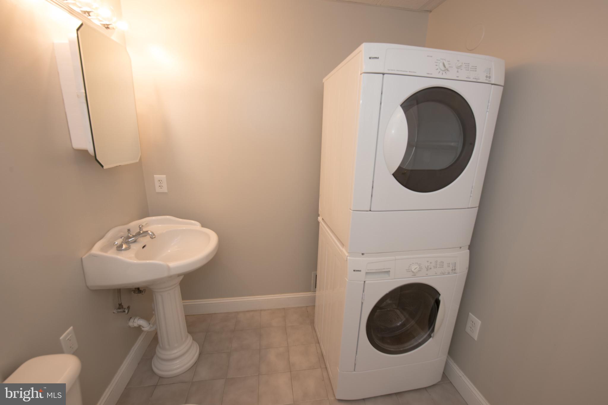 ELVATON ACRES - Residential