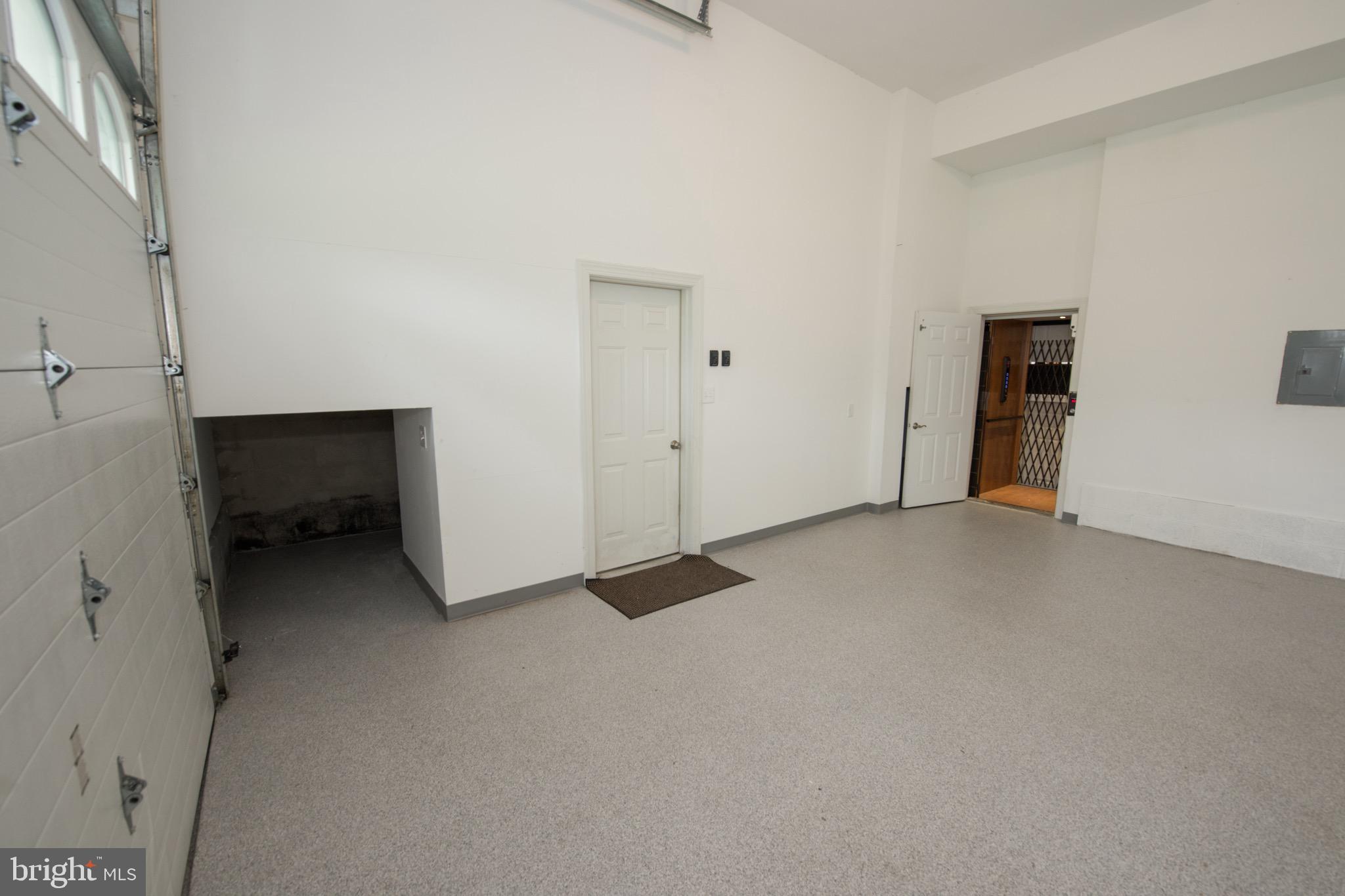 ELVATON ACRES - Residential