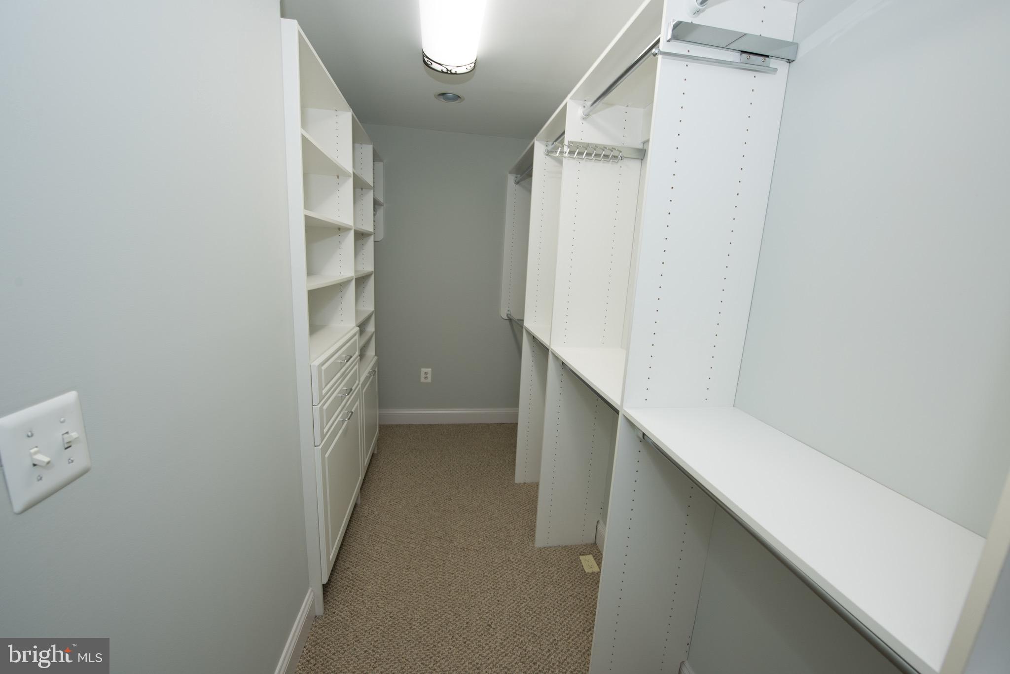 ELVATON ACRES - Residential