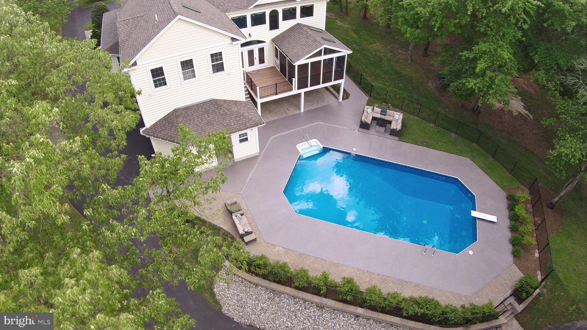 ELVATON ACRES - Residential