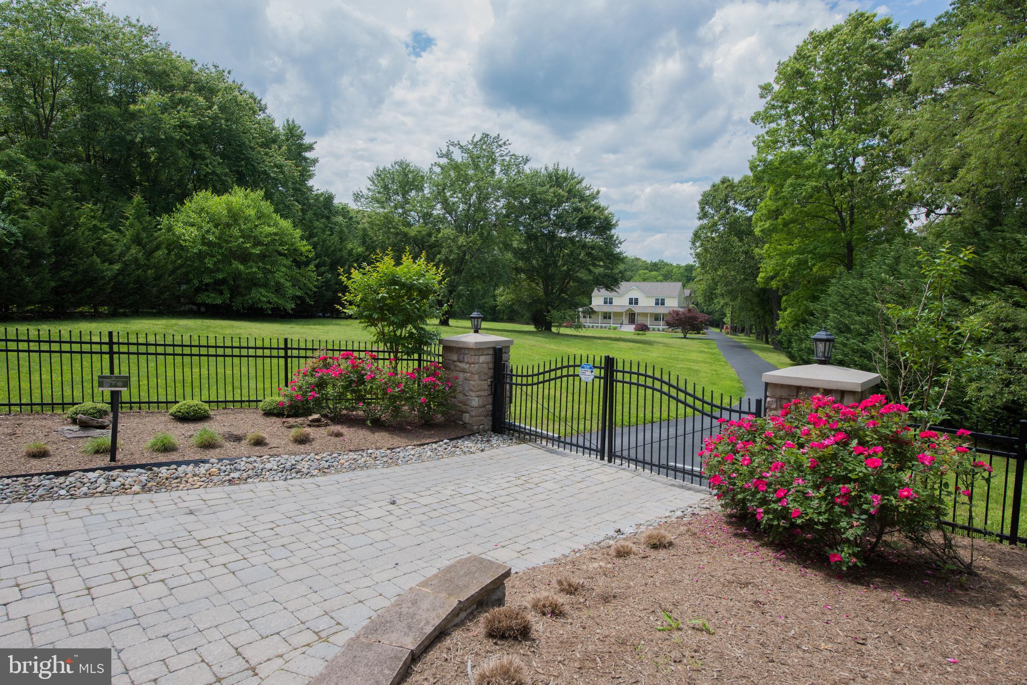 ELVATON ACRES - Residential