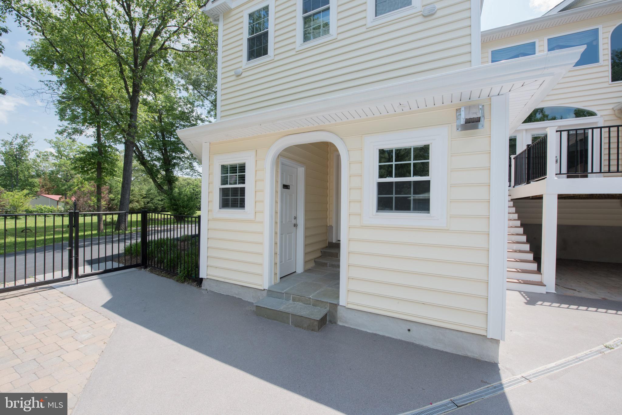 ELVATON ACRES - Residential