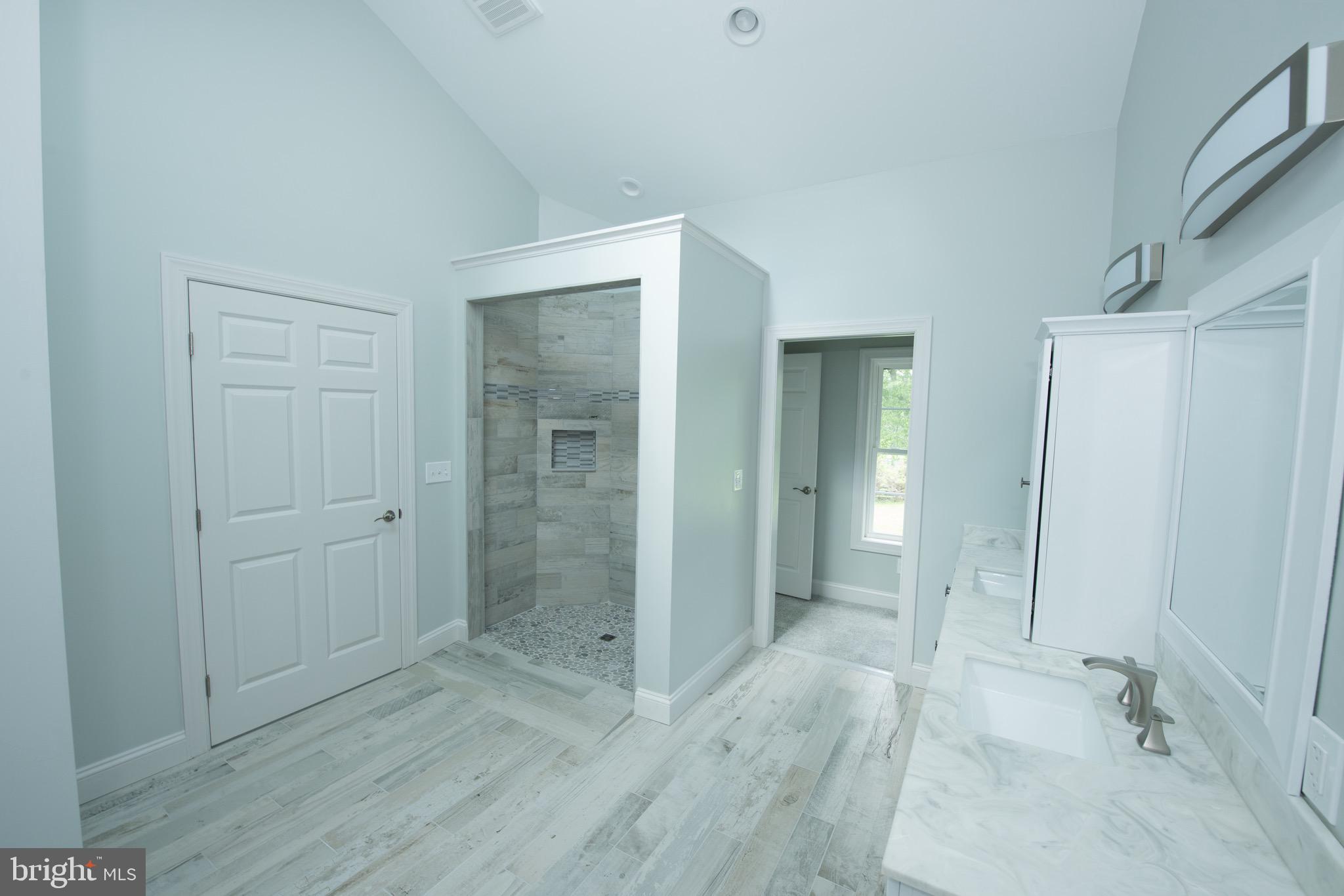 ELVATON ACRES - Residential