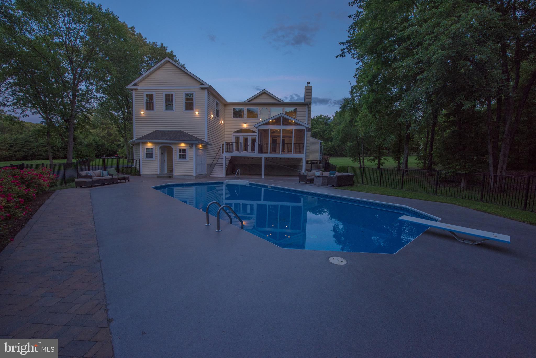 ELVATON ACRES - Residential