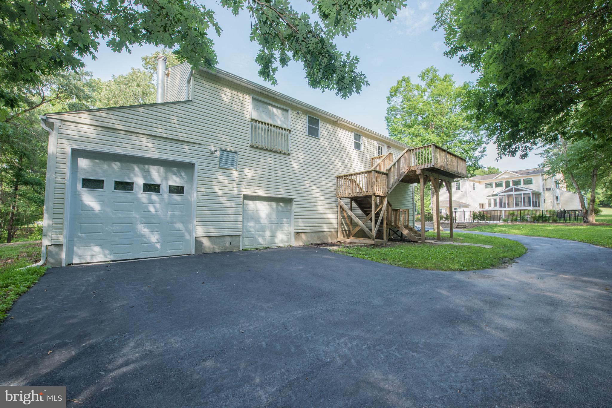 ELVATON ACRES - Residential