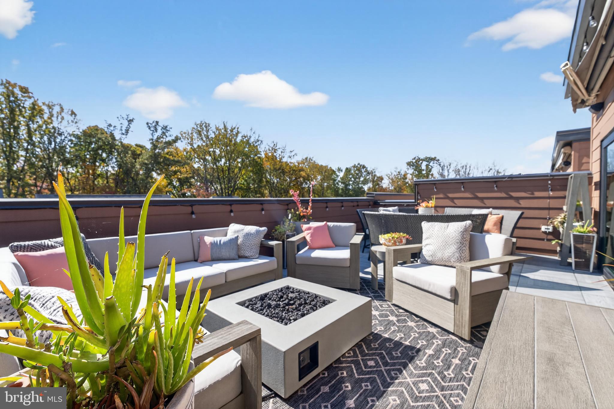 TOWER OAKS - Residential