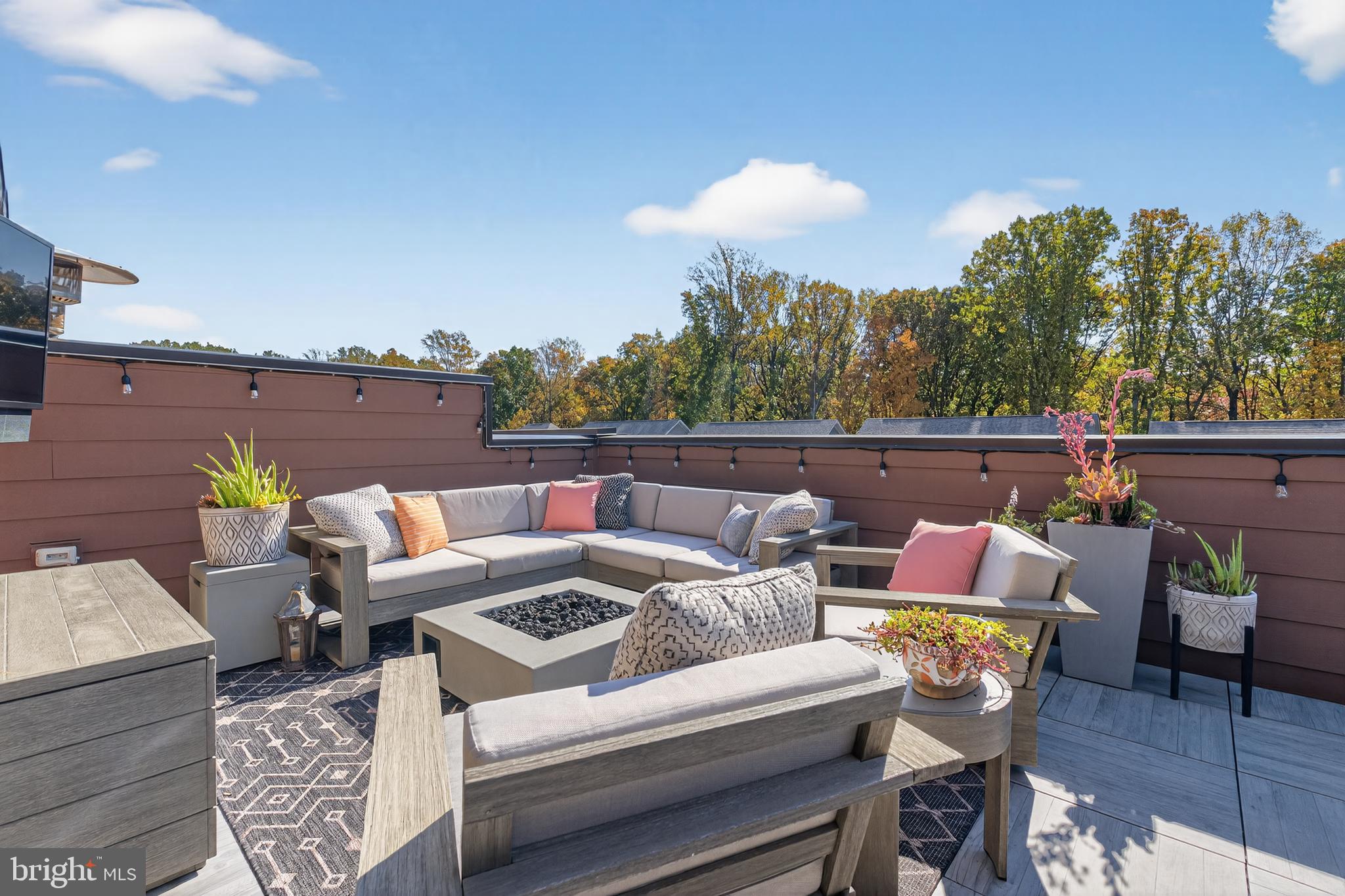 TOWER OAKS - Residential