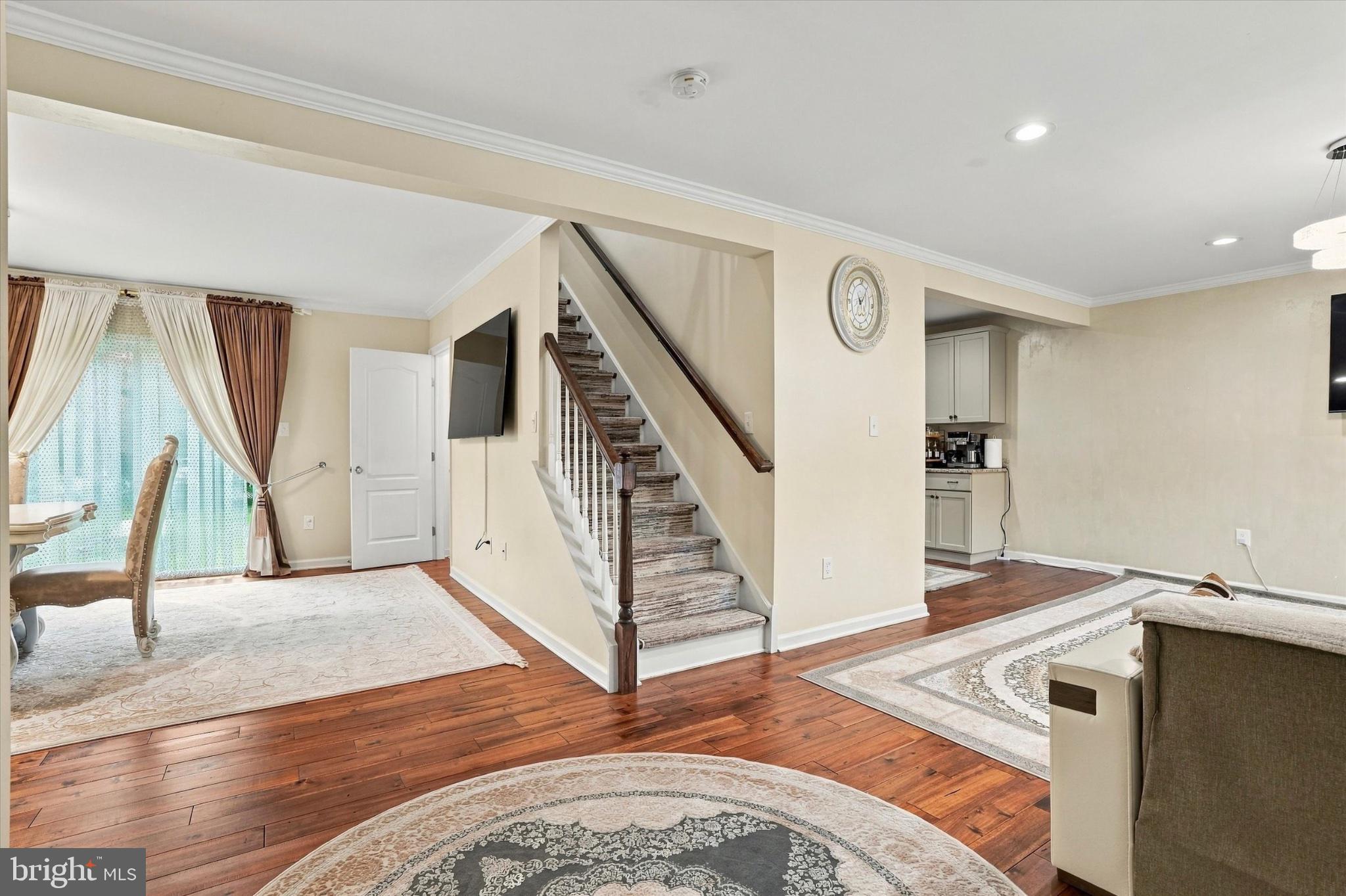 1523 LAKE ROAD