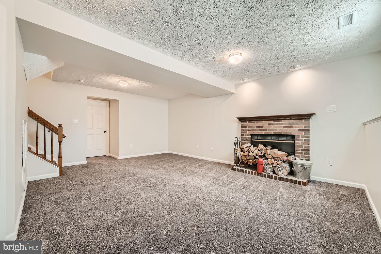 PINEY ORCHARD - Residential Lease