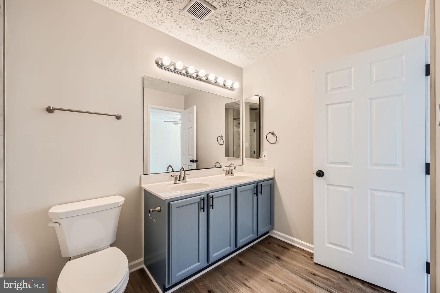 PINEY ORCHARD - Residential Lease