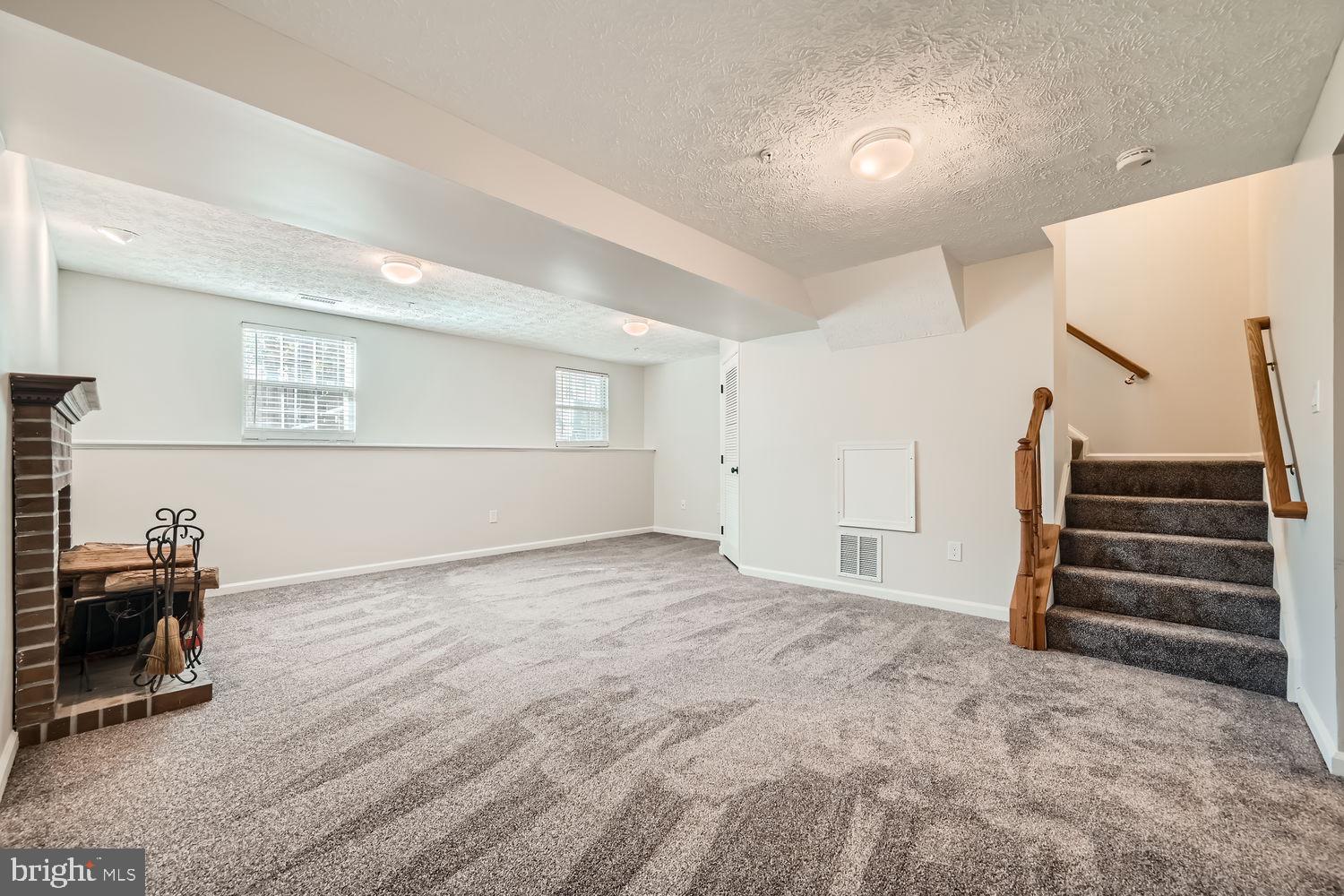 PINEY ORCHARD - Residential Lease