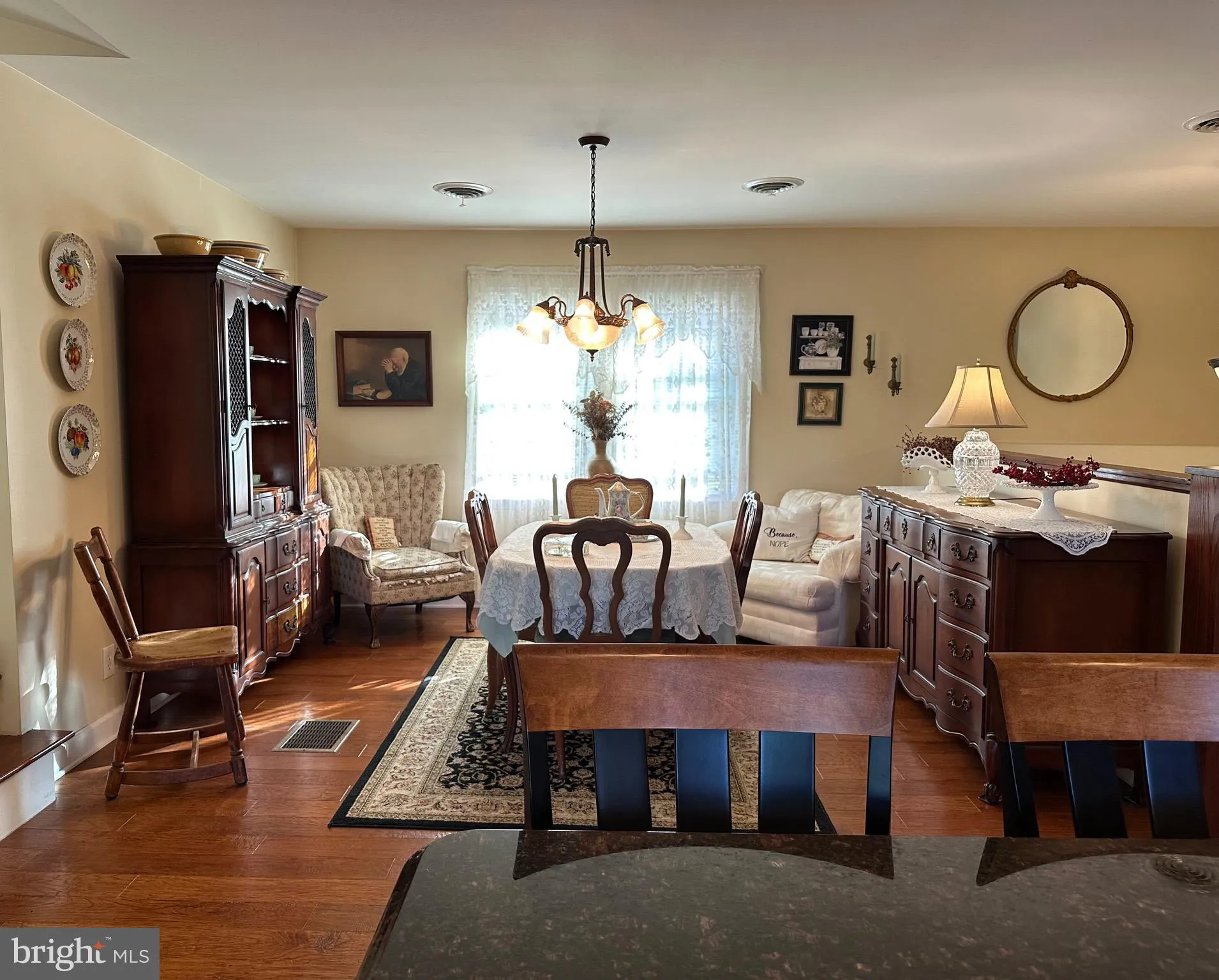 Hanover, Pennsylvania 17331, United States, 5 Bedrooms Bedrooms, ,2 BathroomsBathrooms,Residential,Pending,112643